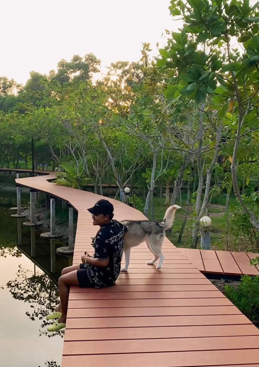 Street view in The Beatles Lagoon