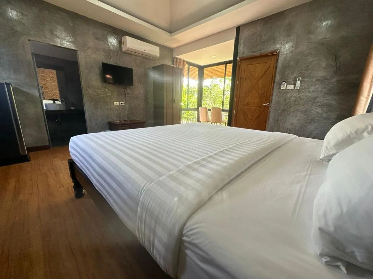 Bed in The Beatles Lagoon