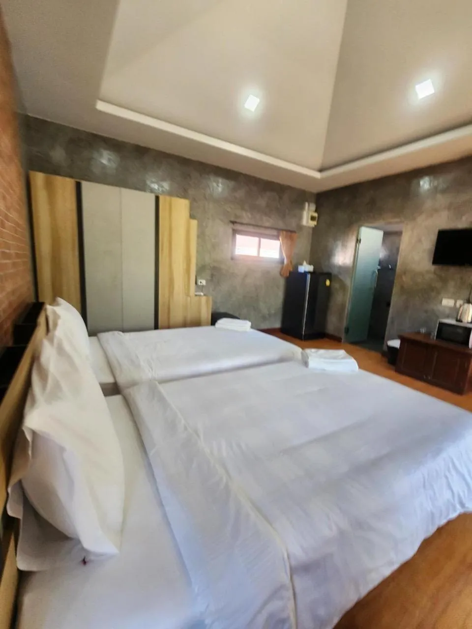 Photo of the whole room, Bed in The Beatles Lagoon