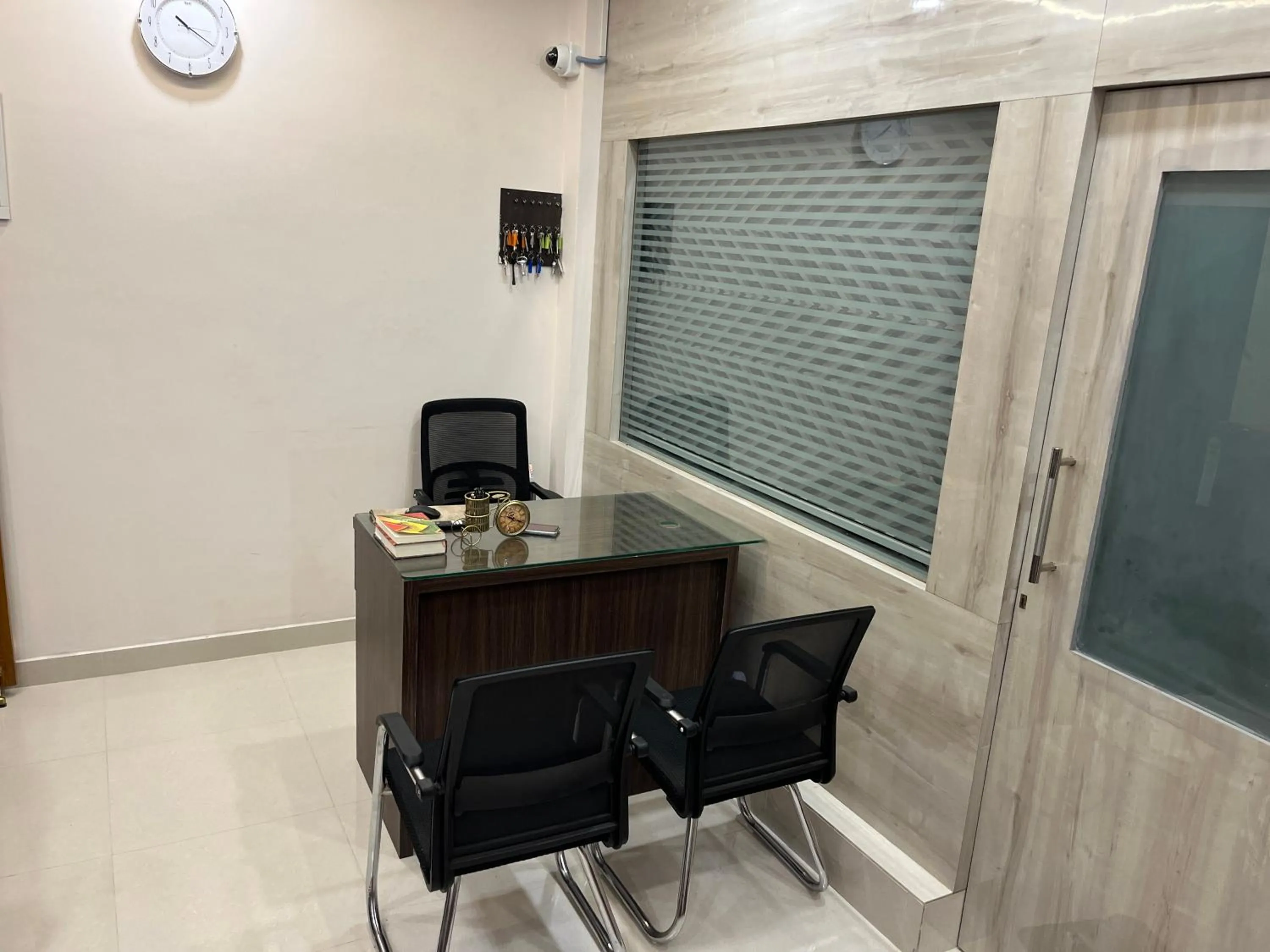 Seating area in CM Stays Service Apartment - Near Chennai Airport - Pallavaram