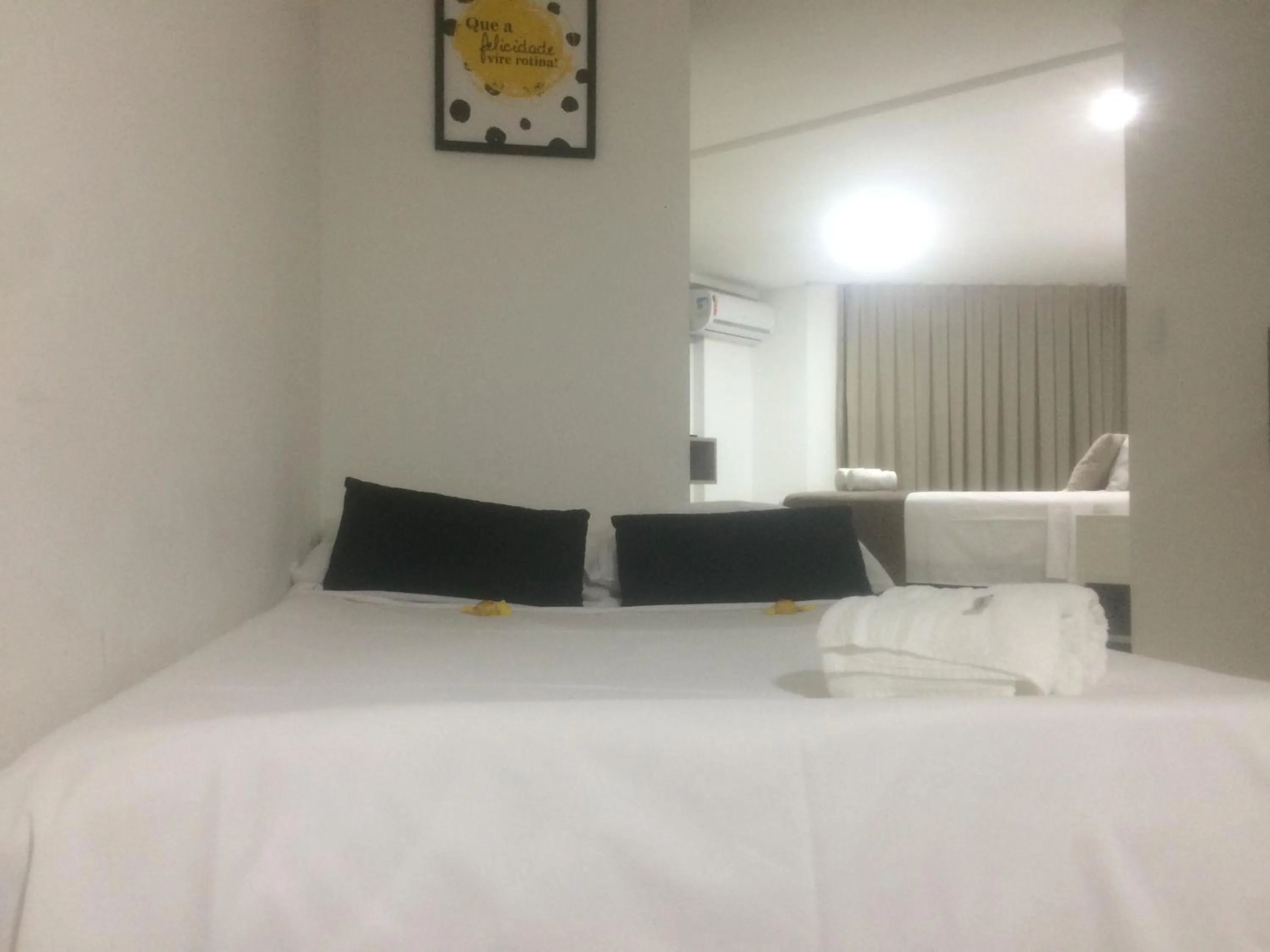 Bed in Gold Flat Cabo Branco