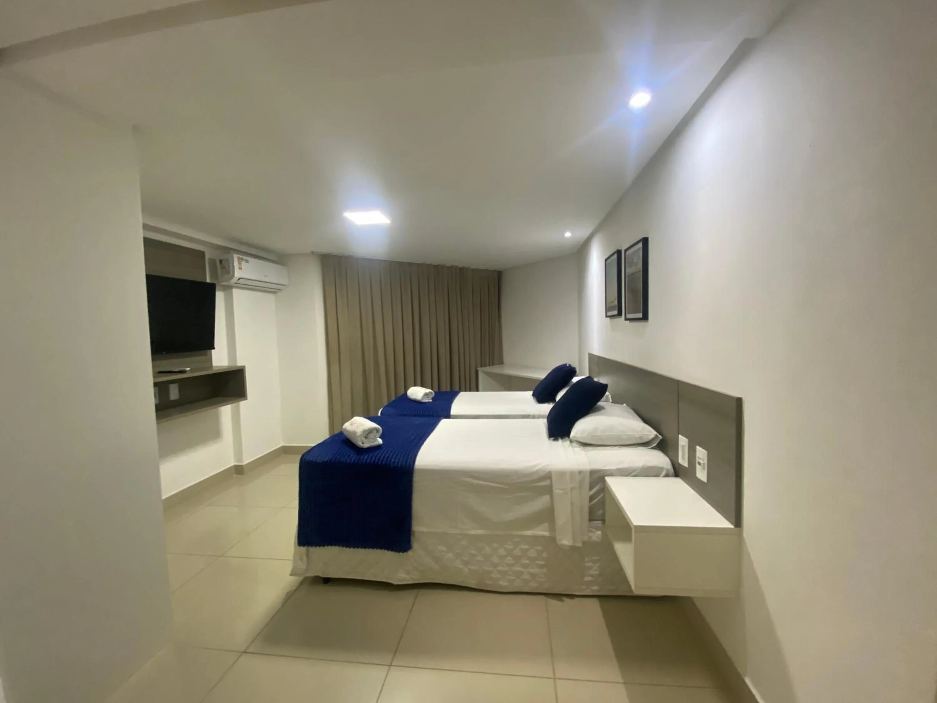 Bed in Gold Flat Cabo Branco