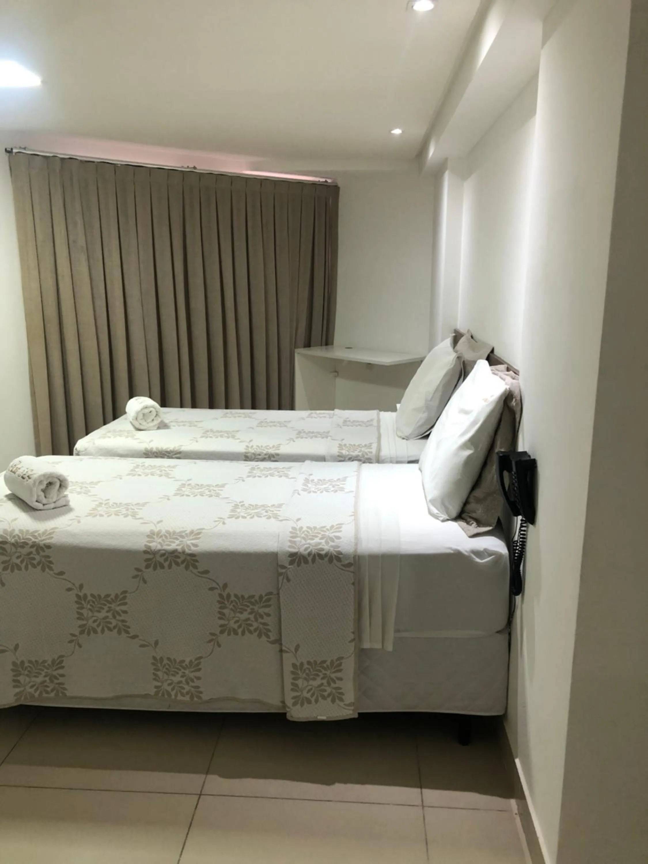 Bed in Gold Flat Cabo Branco