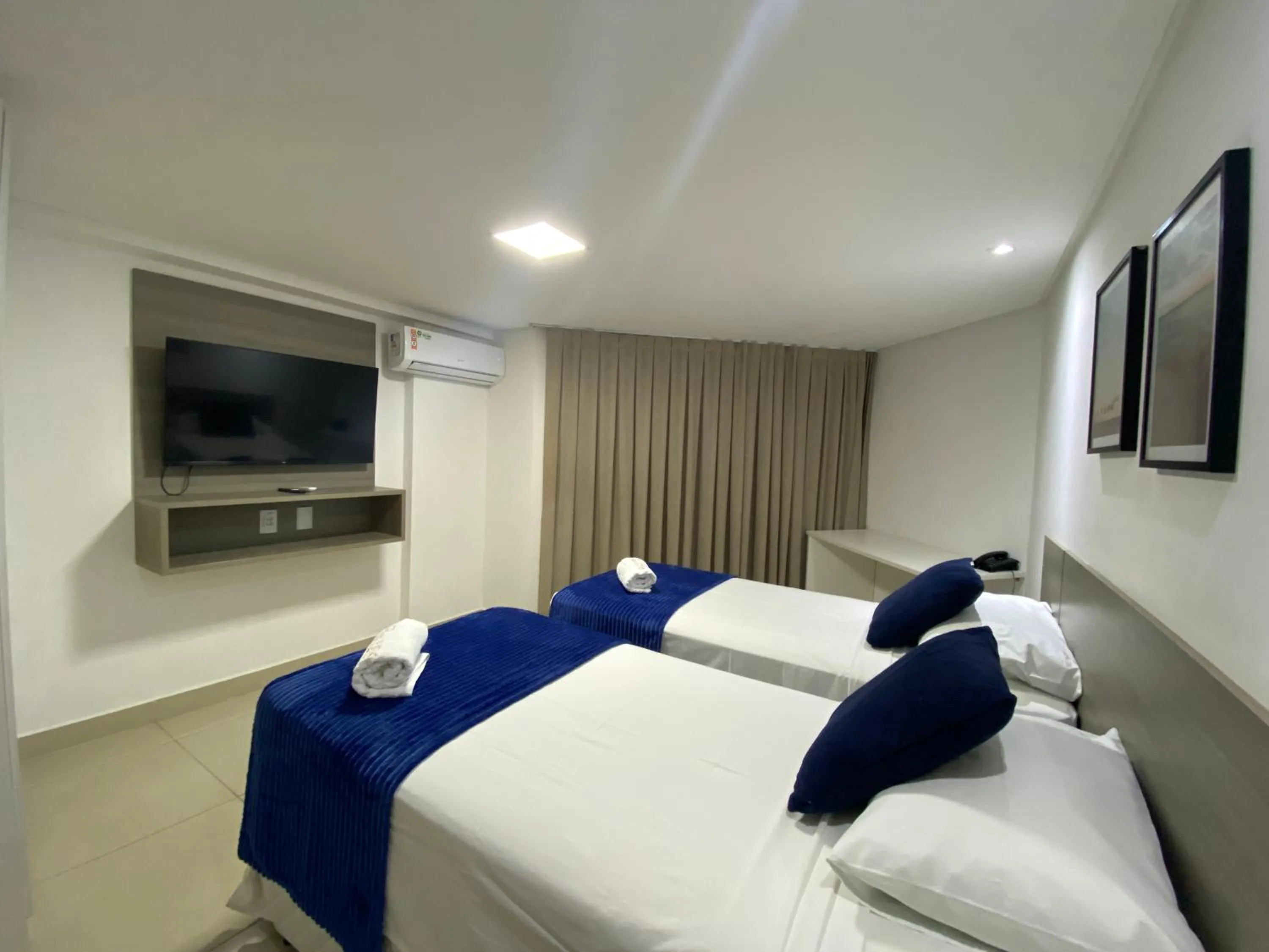 Bed in Gold Flat Cabo Branco