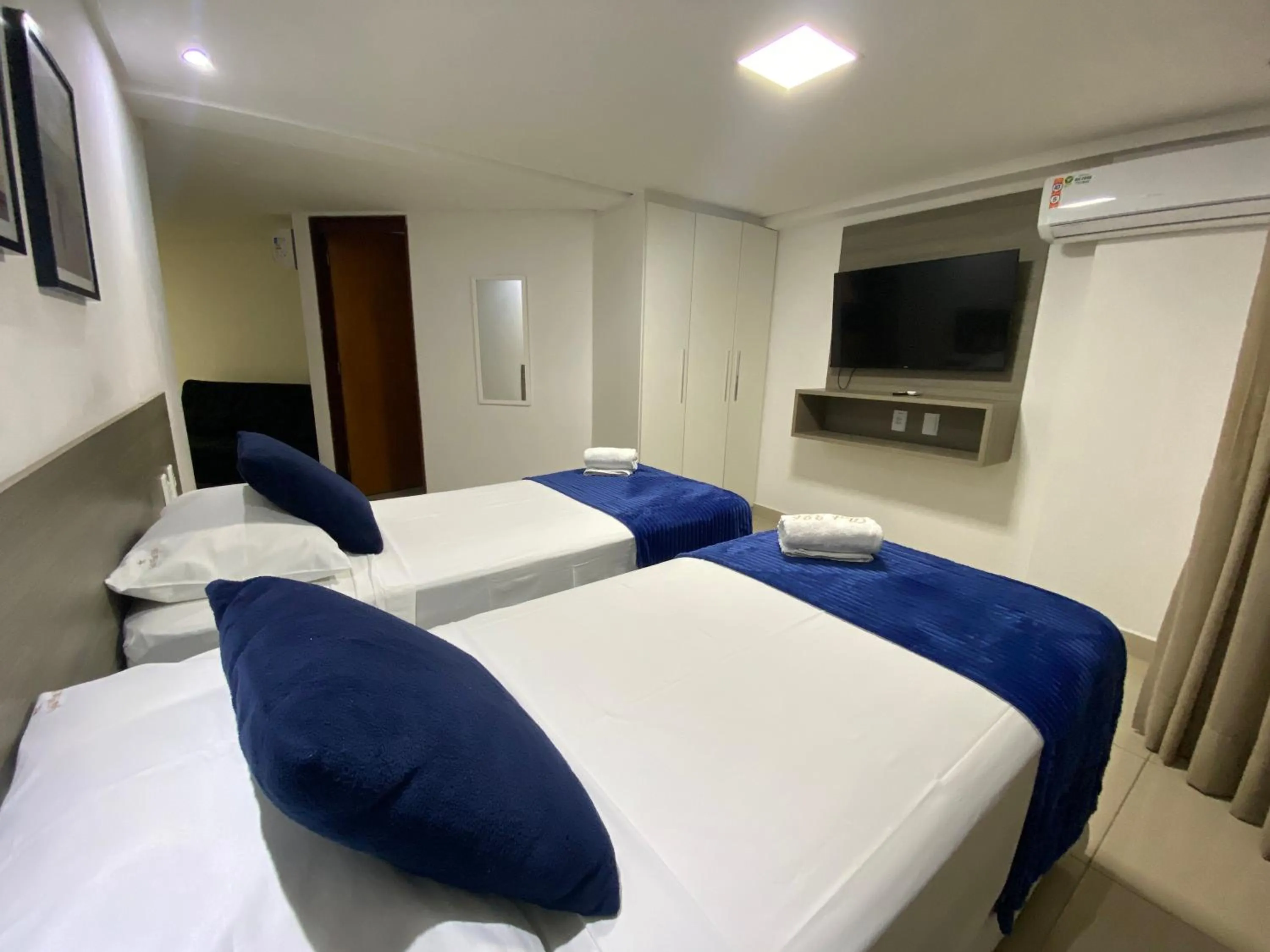 Bed in Gold Flat Cabo Branco