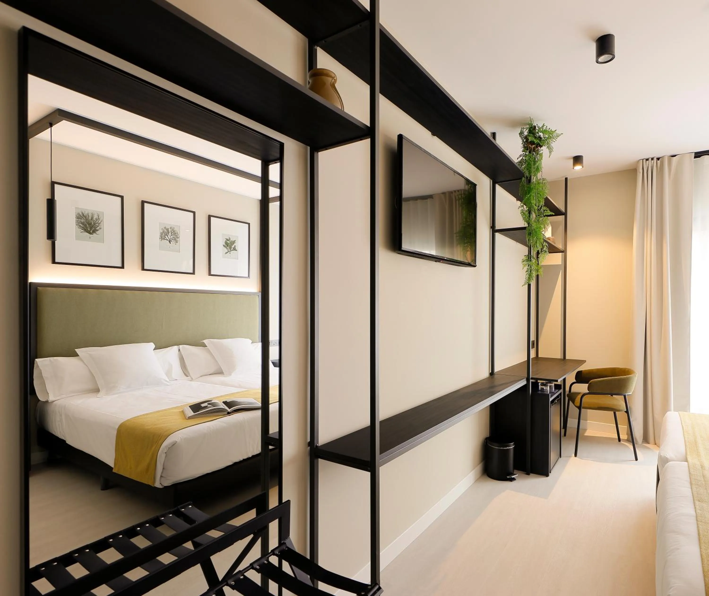 TV and multimedia, Bed in Nuvō Hotel Boutique