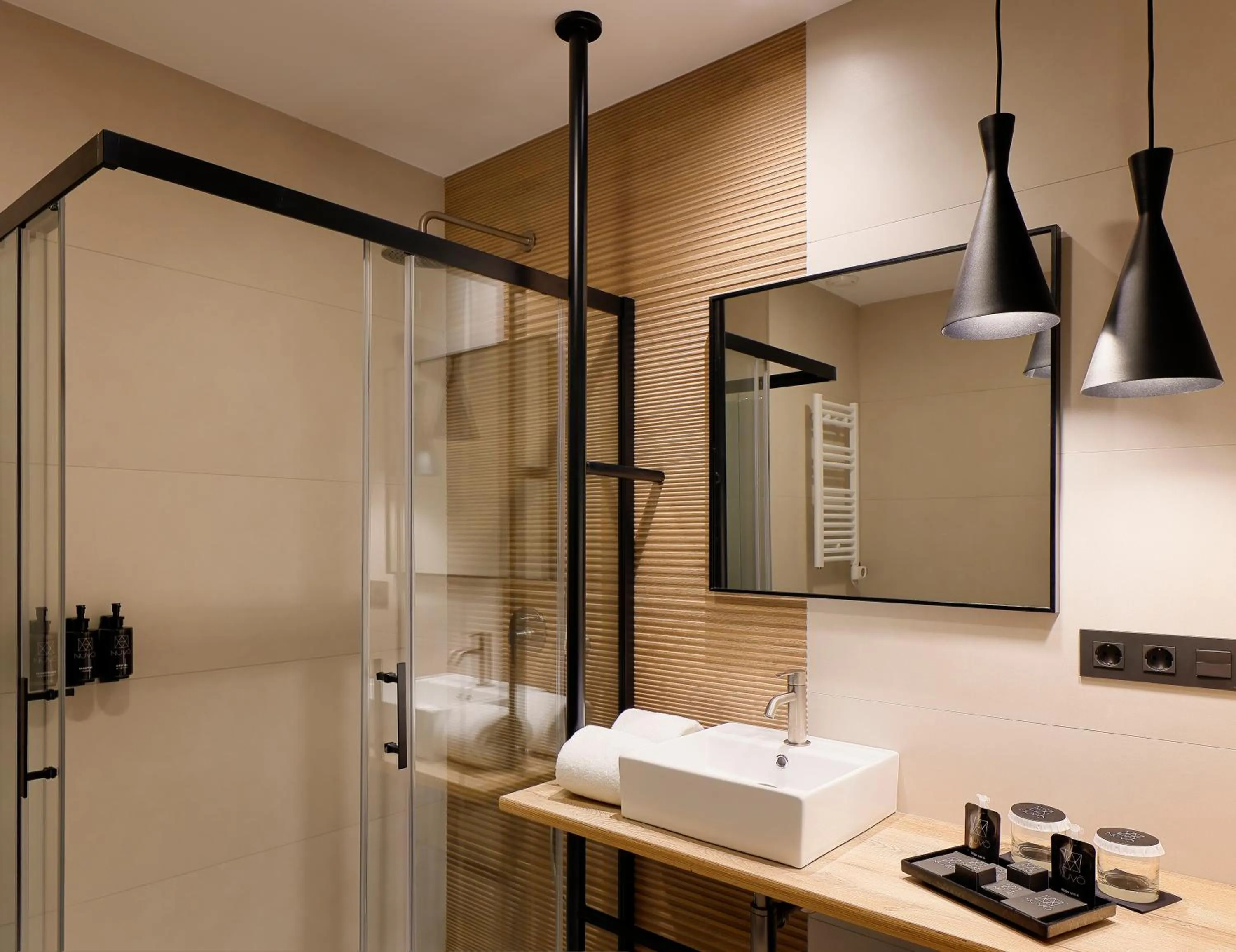 Shower in Nuvō Hotel Boutique