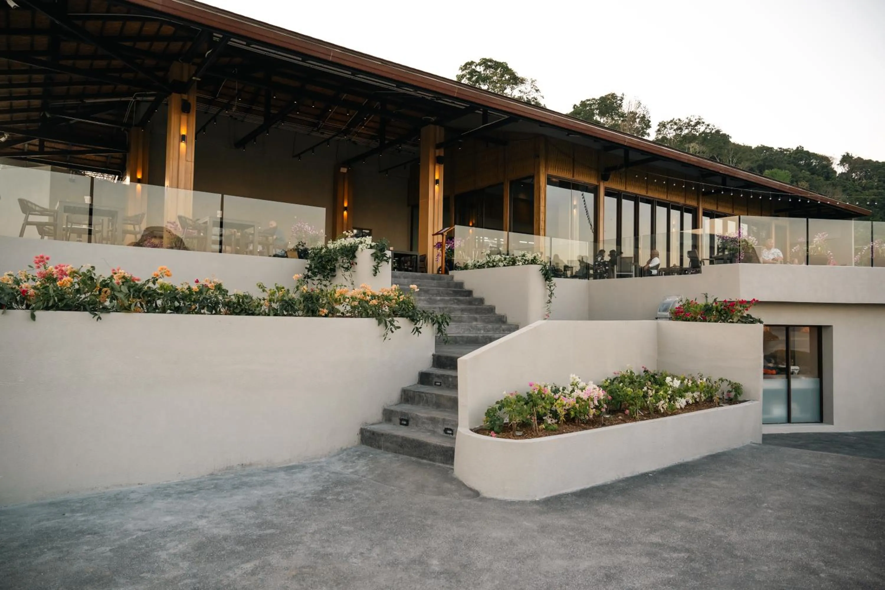 Restaurant/places to eat in Beyond Skywalk Nangshi