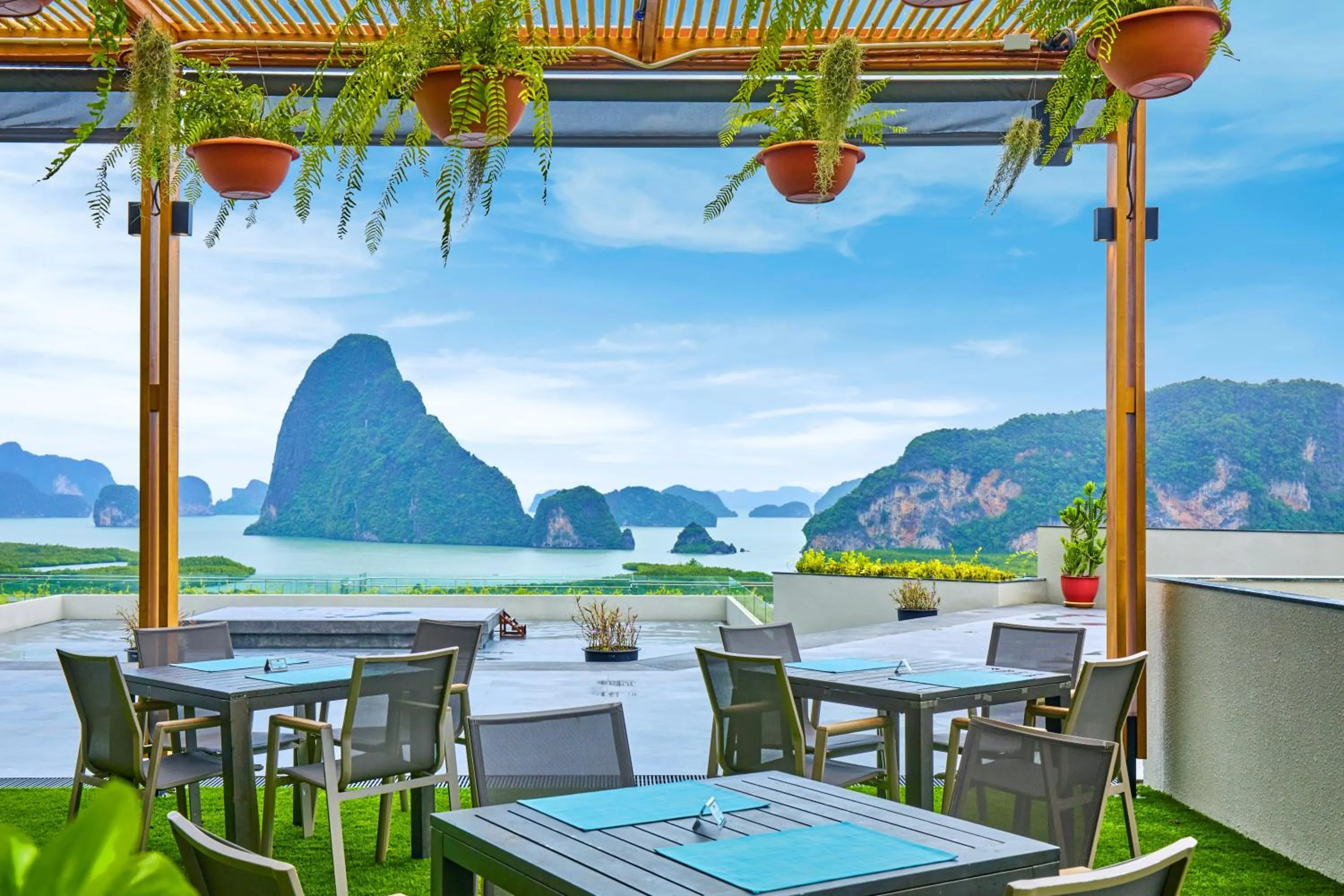 Restaurant/places to eat in Beyond Skywalk Nangshi