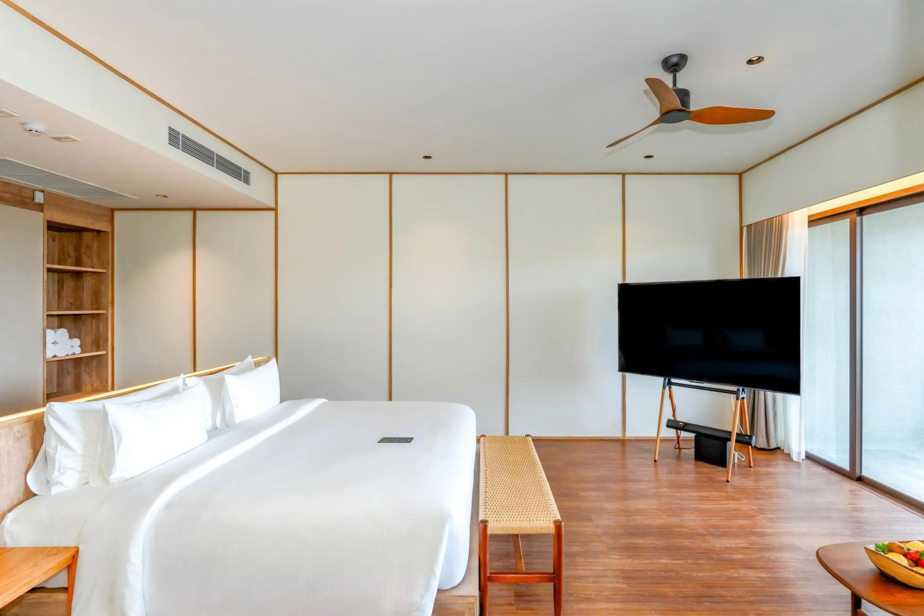 Evening entertainment, Bed in Beyond Skywalk Nangshi