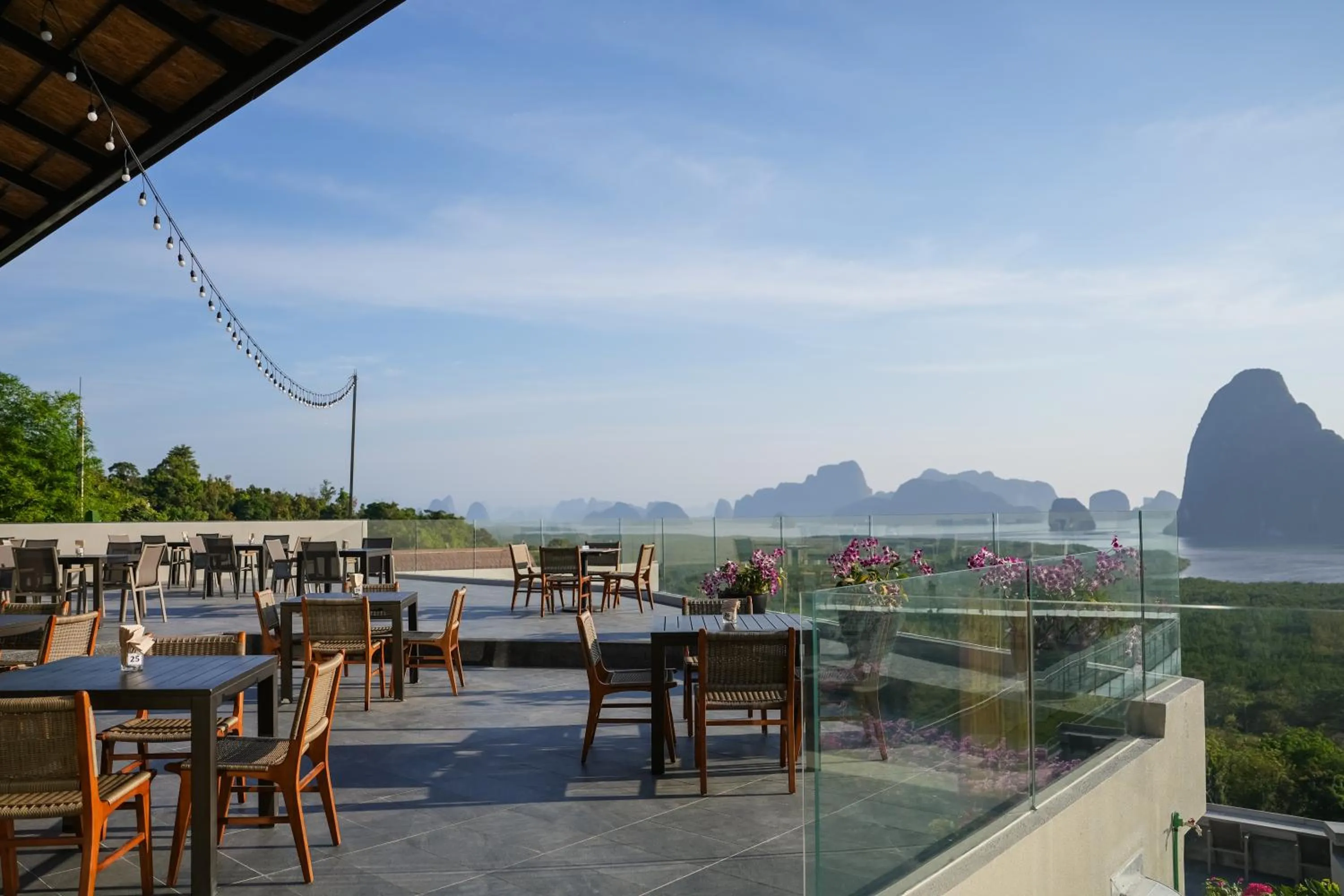 Restaurant/places to eat in Beyond Skywalk Nangshi