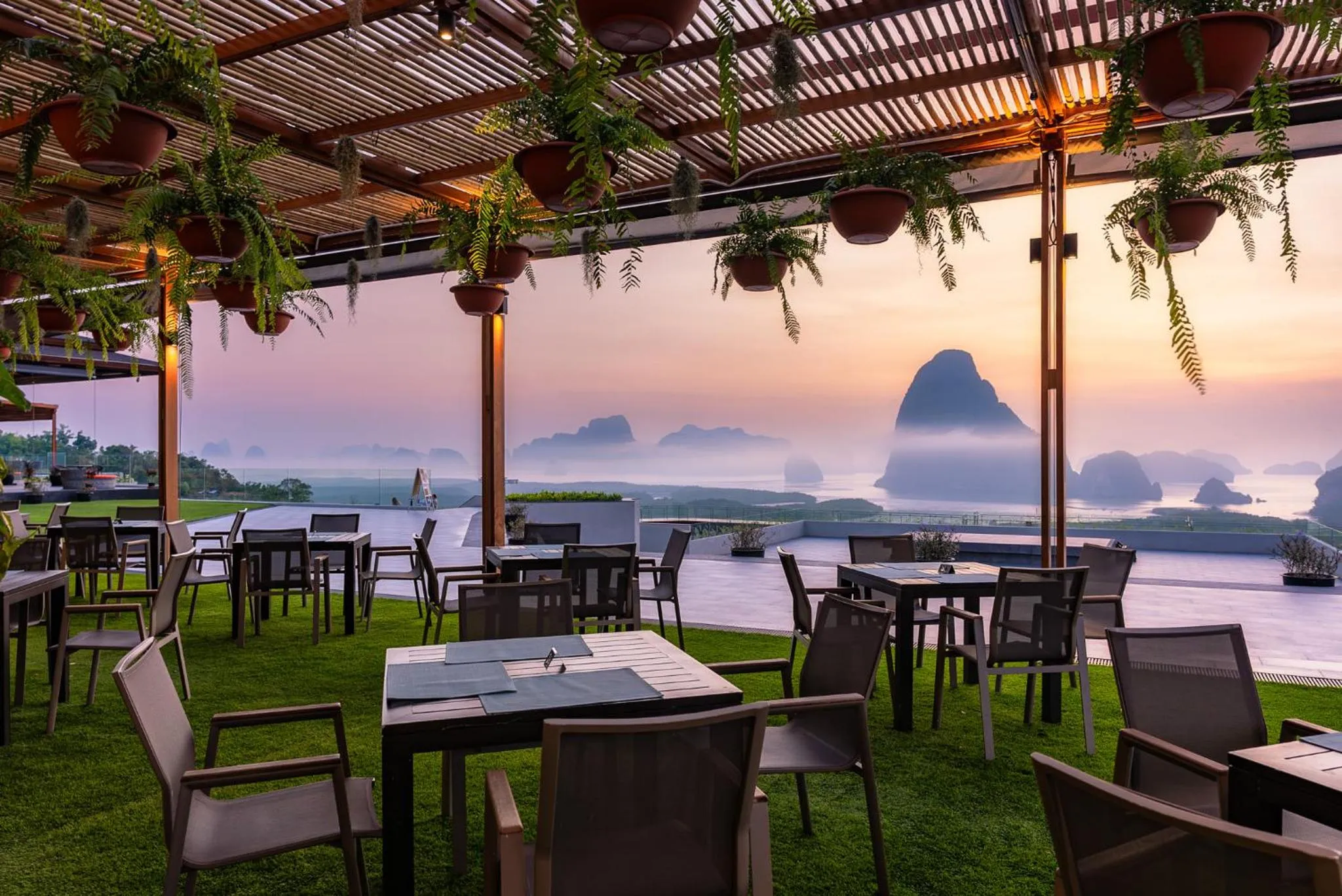 Restaurant/places to eat in Beyond Skywalk Nangshi