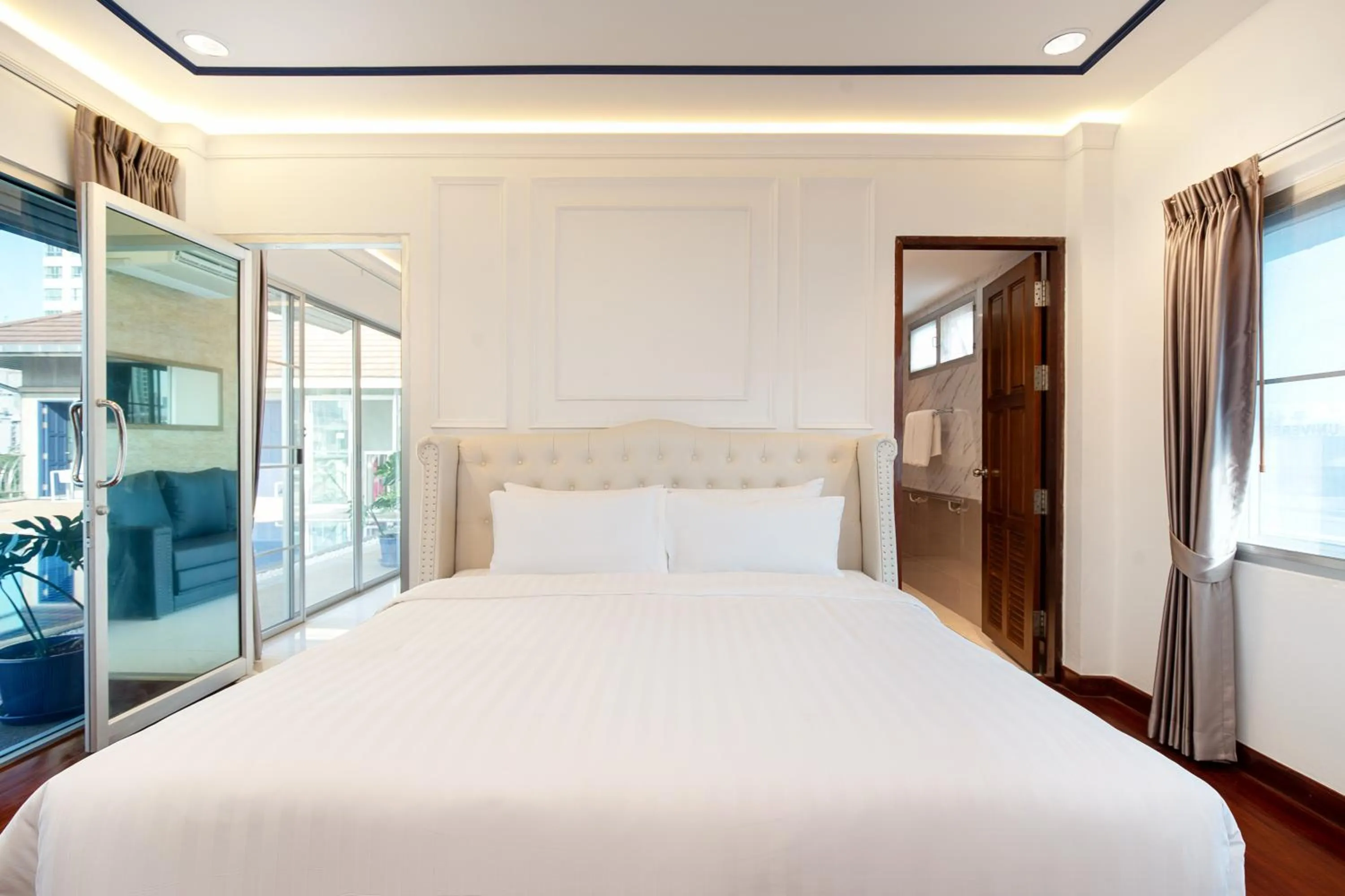 Bed in Capitel Rama 4