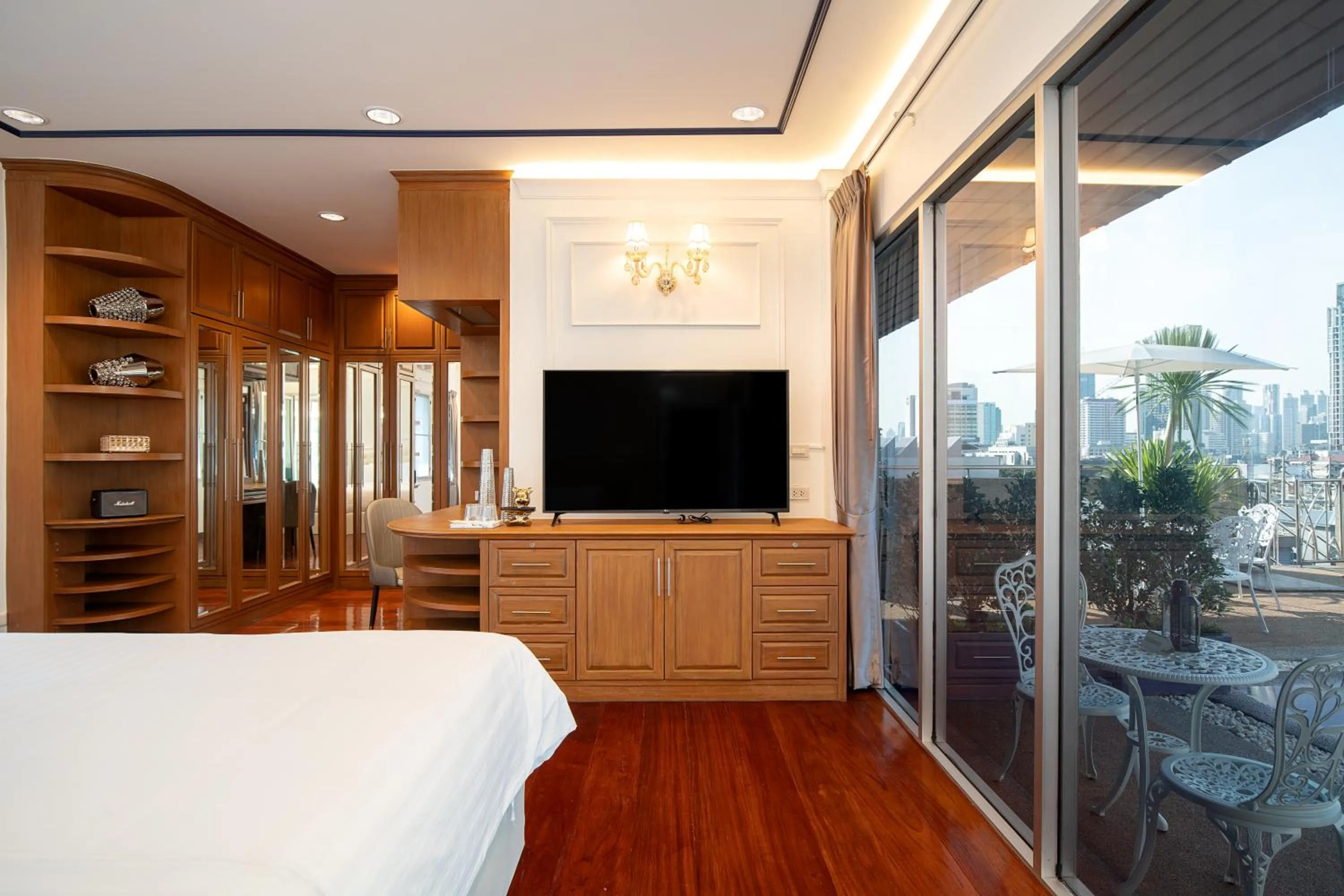 Bedroom, Bed in Capitel Rama 4