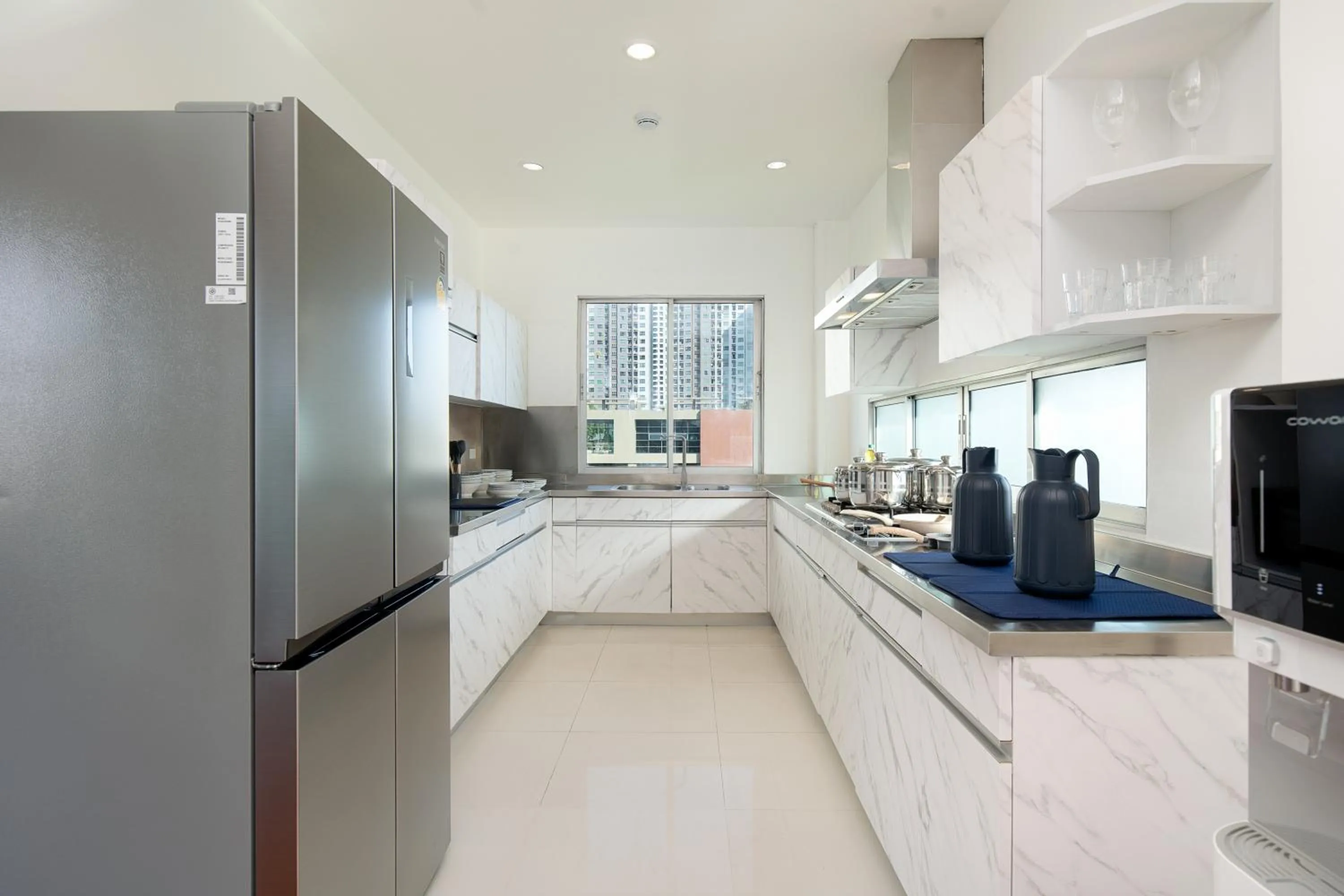 Communal kitchen in Capitel Rama 4