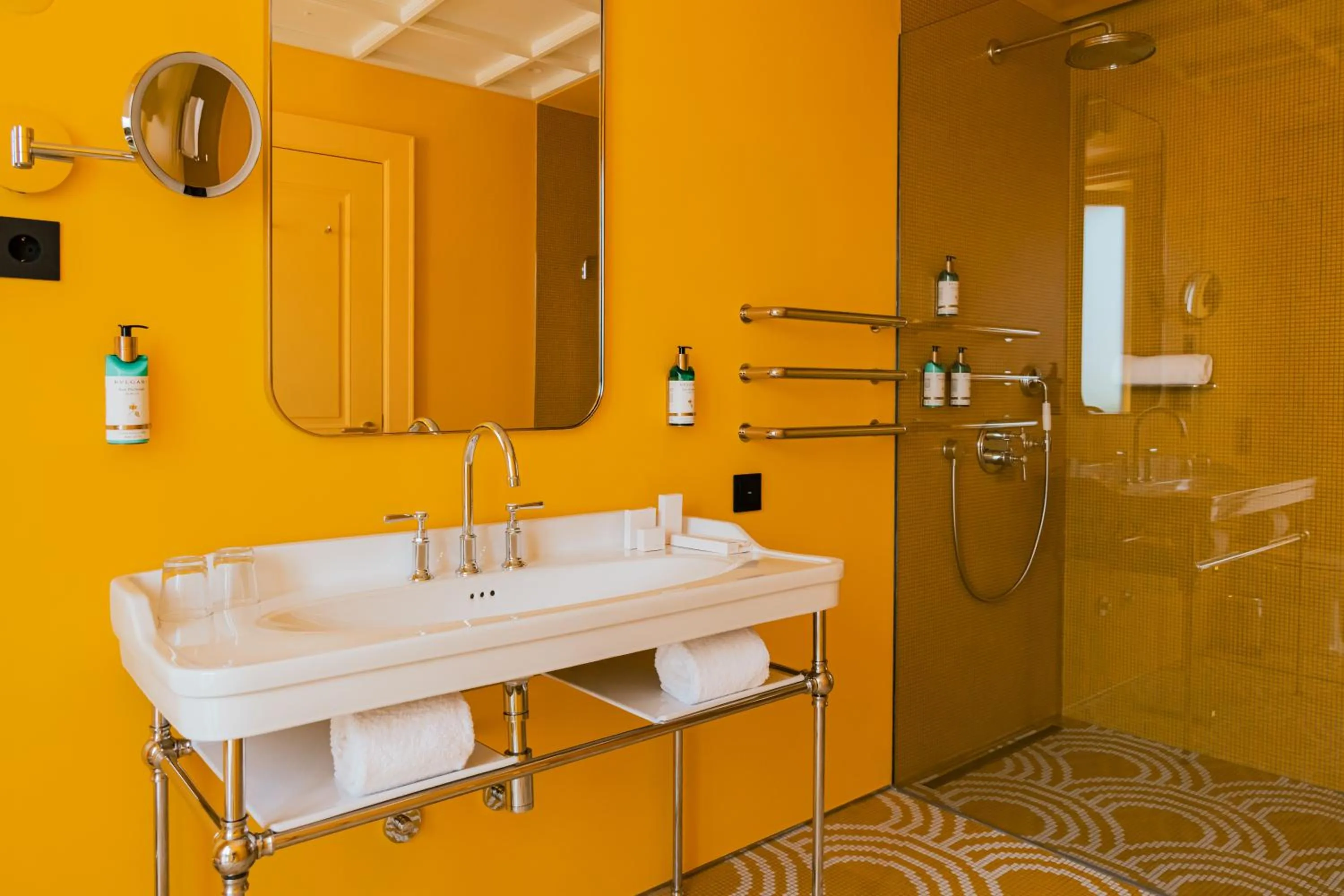 Shower in Art Legacy Hotel Baixa-Chiado