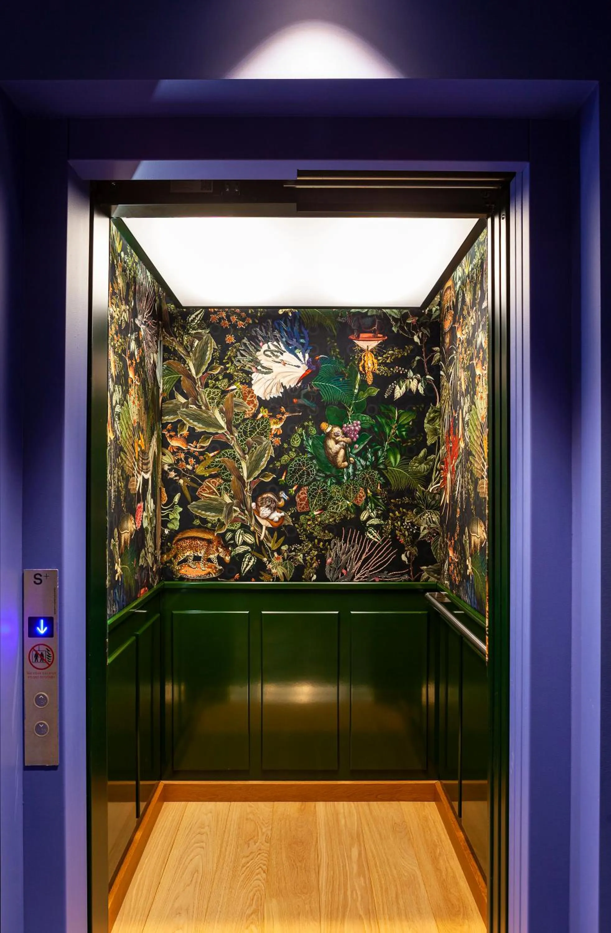 elevator in Art Legacy Hotel Baixa-Chiado