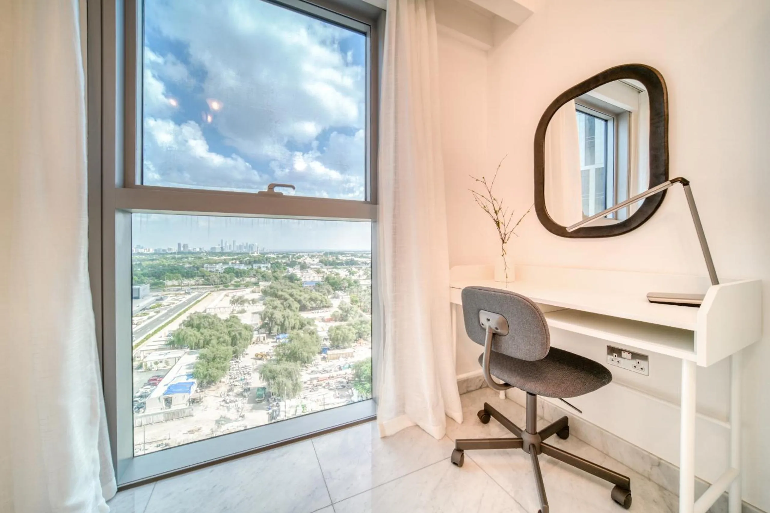 Central Park Towers, City View - DIFC - Mint Stay