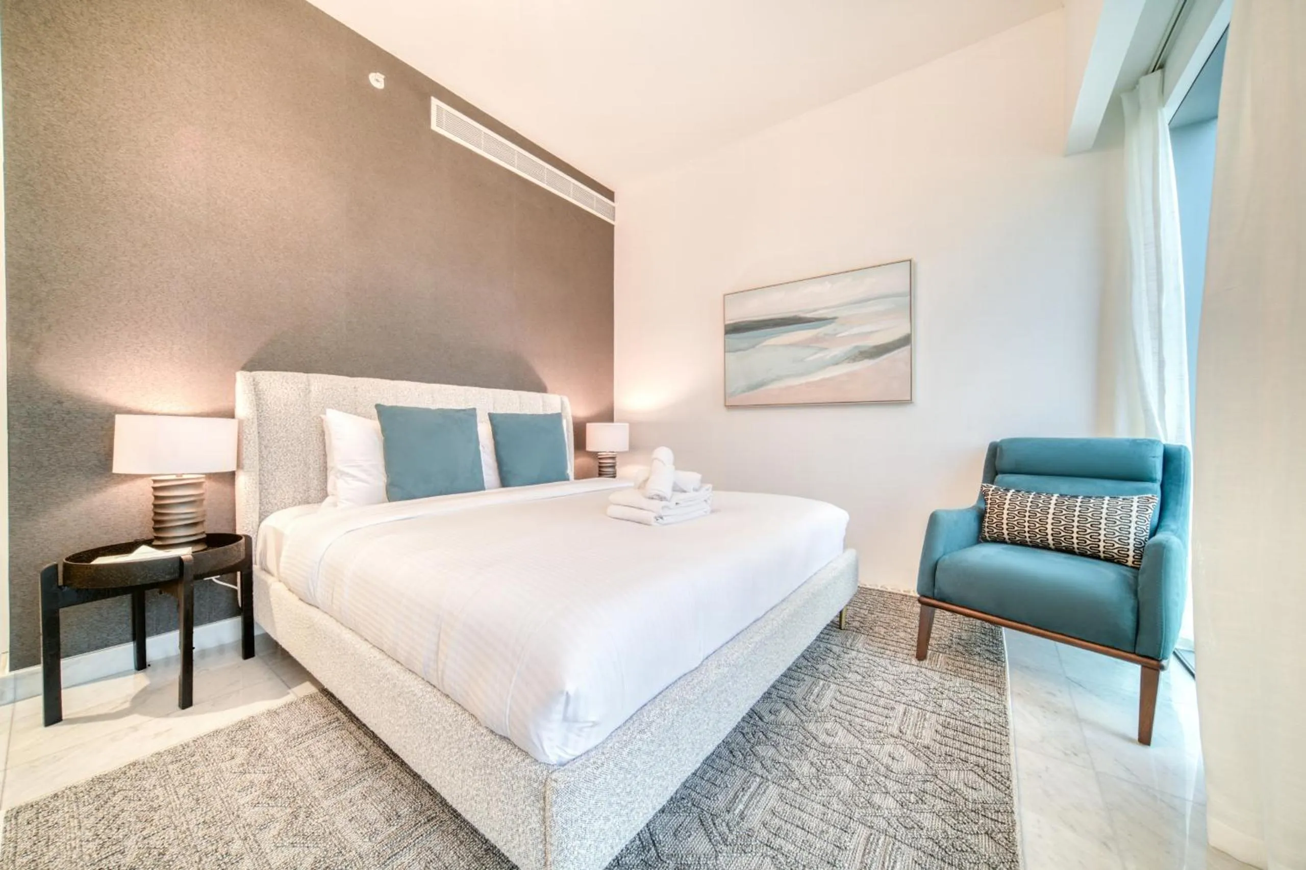 Bed in Central Park Towers, City View - DIFC - Mint Stay