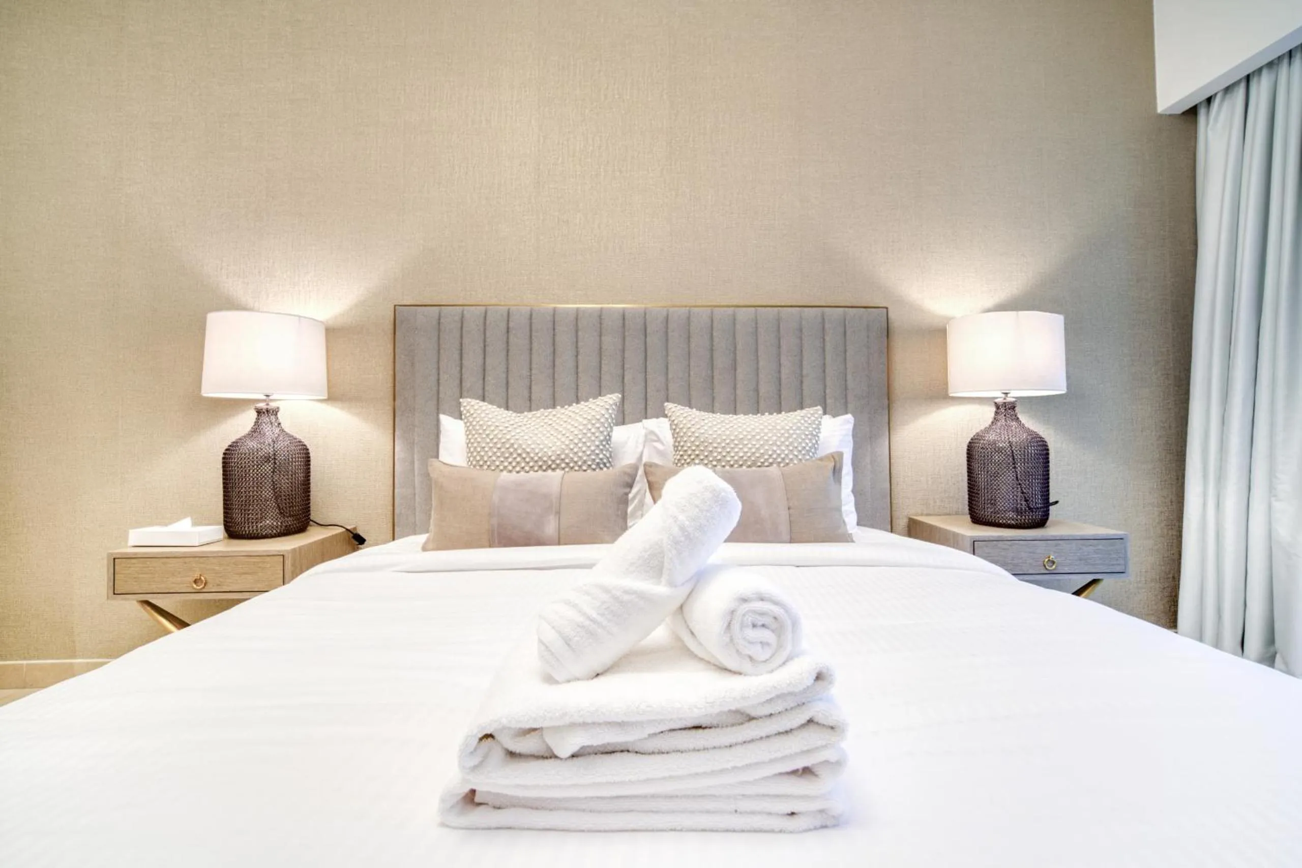 Bed in Central Park Towers, City View - DIFC - Mint Stay