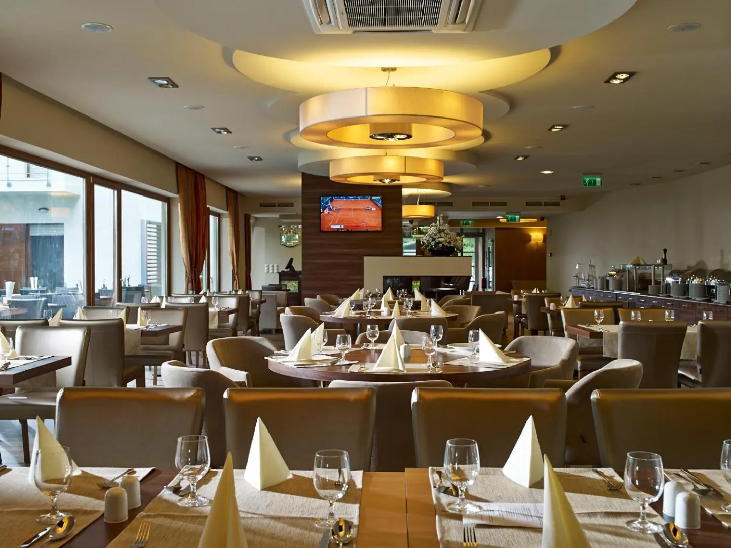 Restaurant/places to eat in Barack Thermal Hotel and Spa