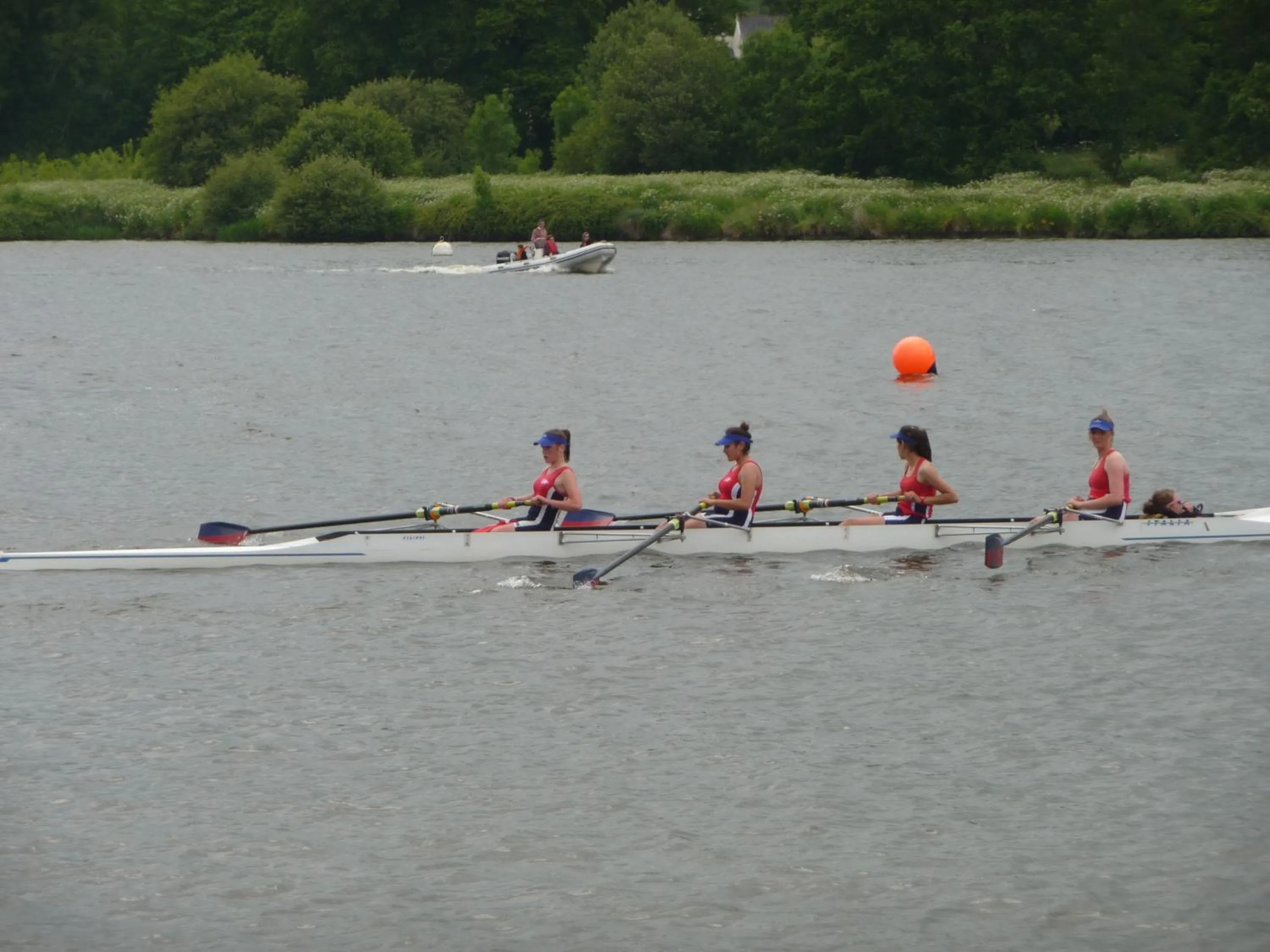 Canoeing in Le Jardin aux Oiseaux