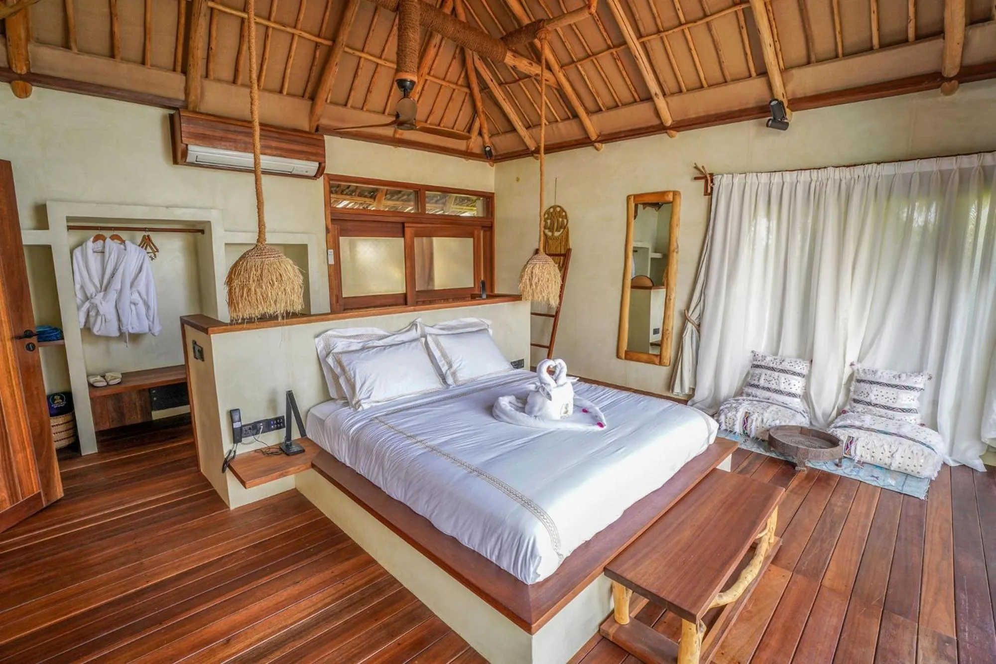 Bedroom, Bed in Casa Mikoko Resort