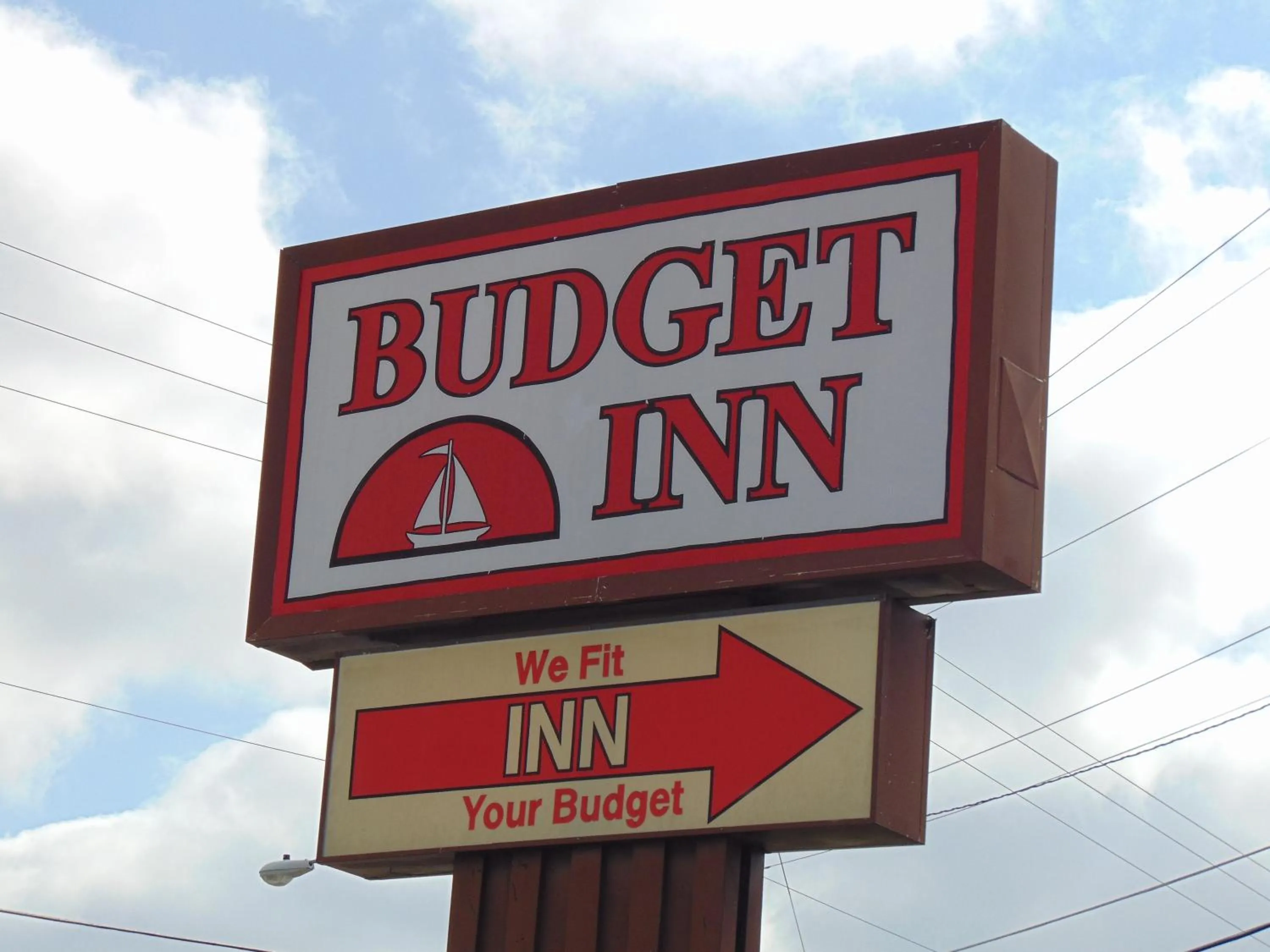 Property logo or sign in Budget Inn - Roxboro
