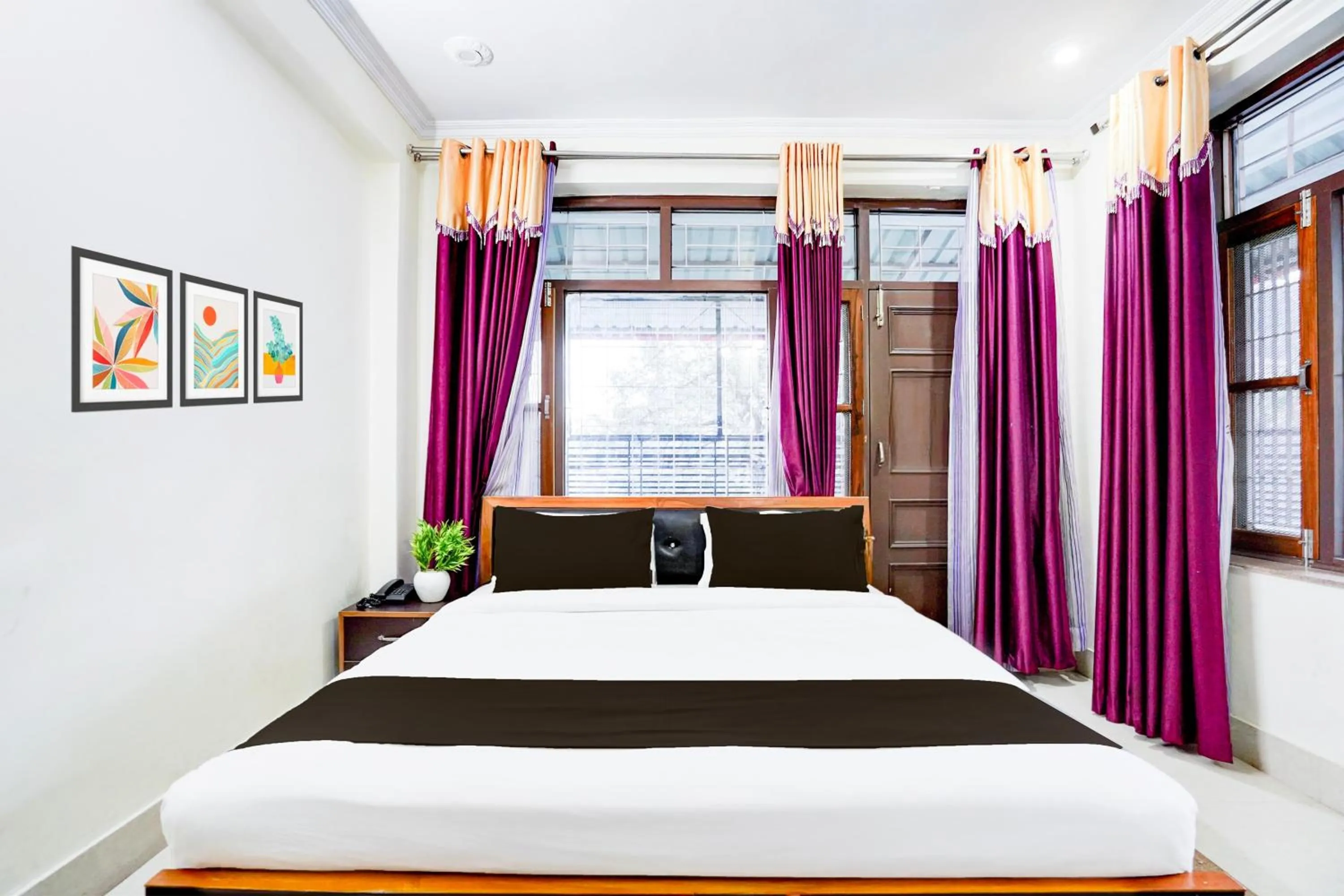 Bedroom, Bed in Super Townhouse Mall Road Near Library Chowk