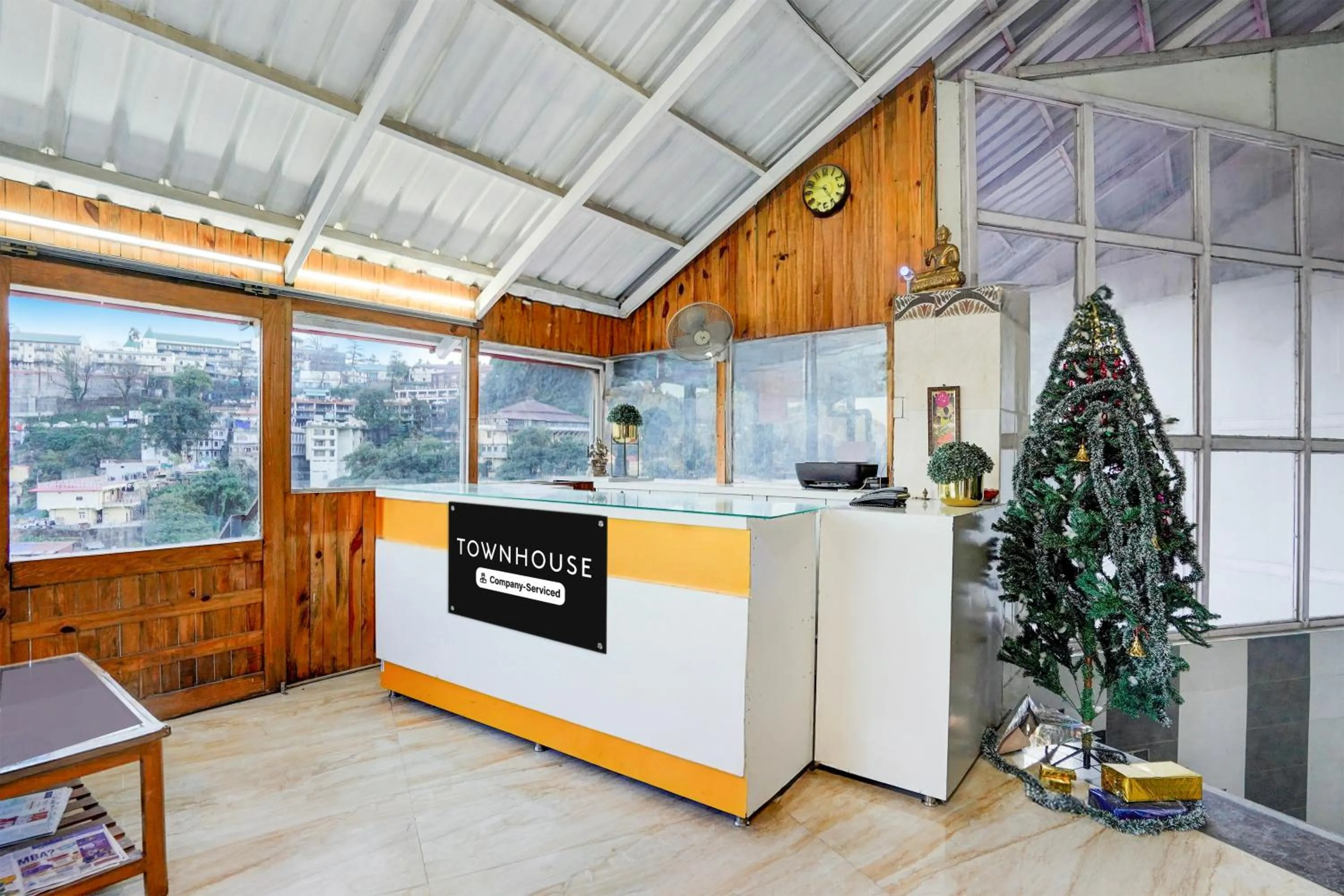 Lobby or reception in Super Townhouse Mall Road Near Library Chowk