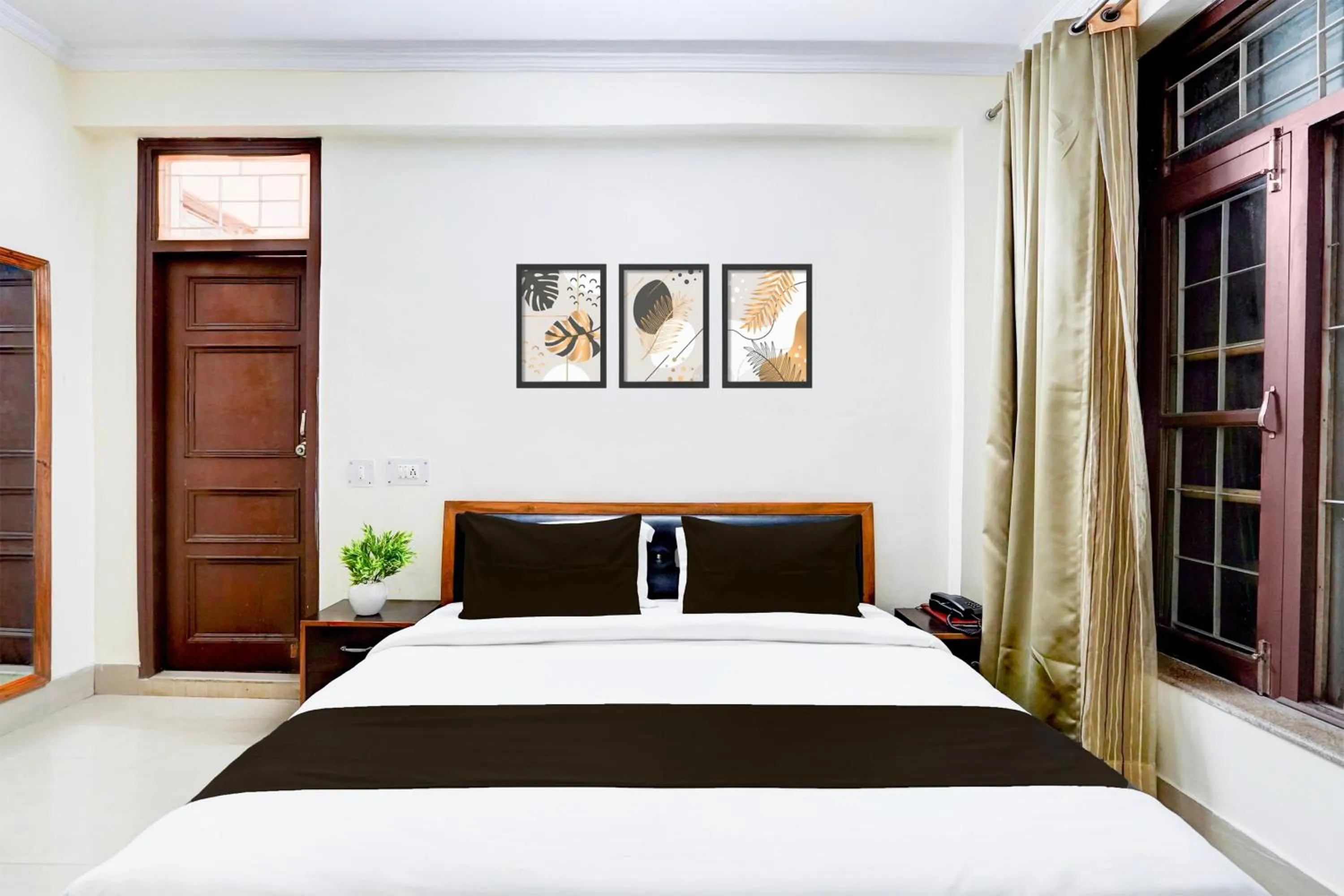 Bedroom, Bed in Super Townhouse Mall Road Near Library Chowk