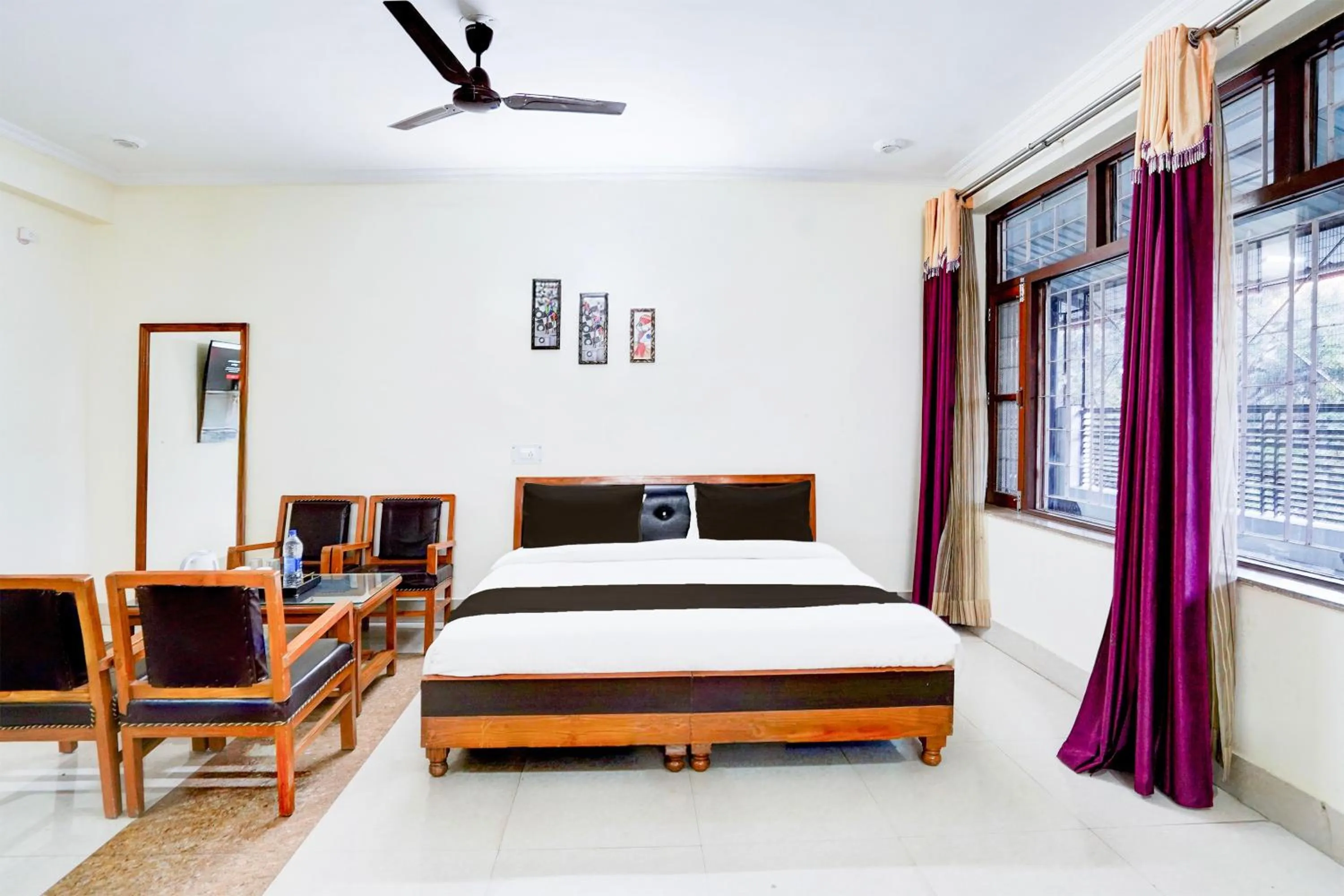 Bedroom, Bed in Super Townhouse Mall Road Near Library Chowk
