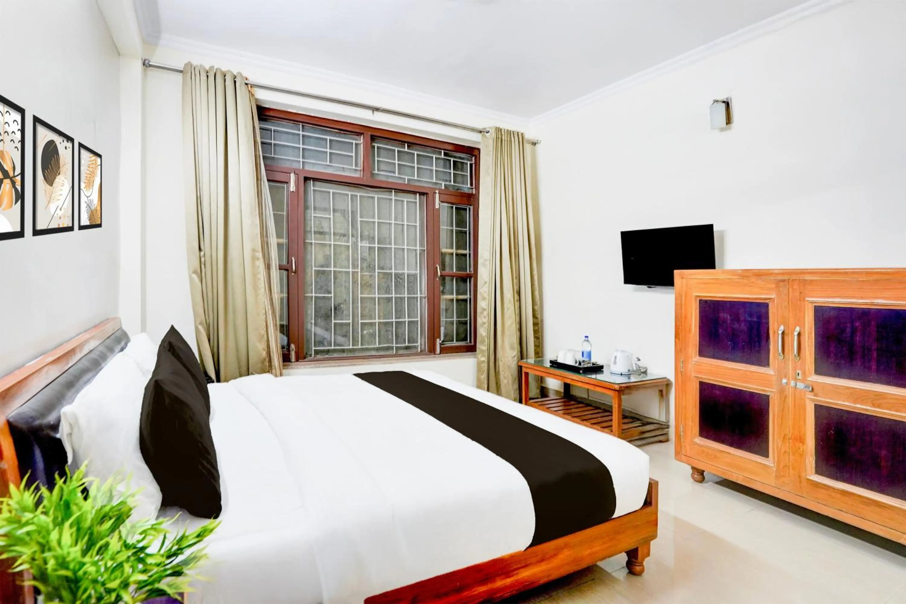 Bedroom, Bed in Super Townhouse Mall Road Near Library Chowk