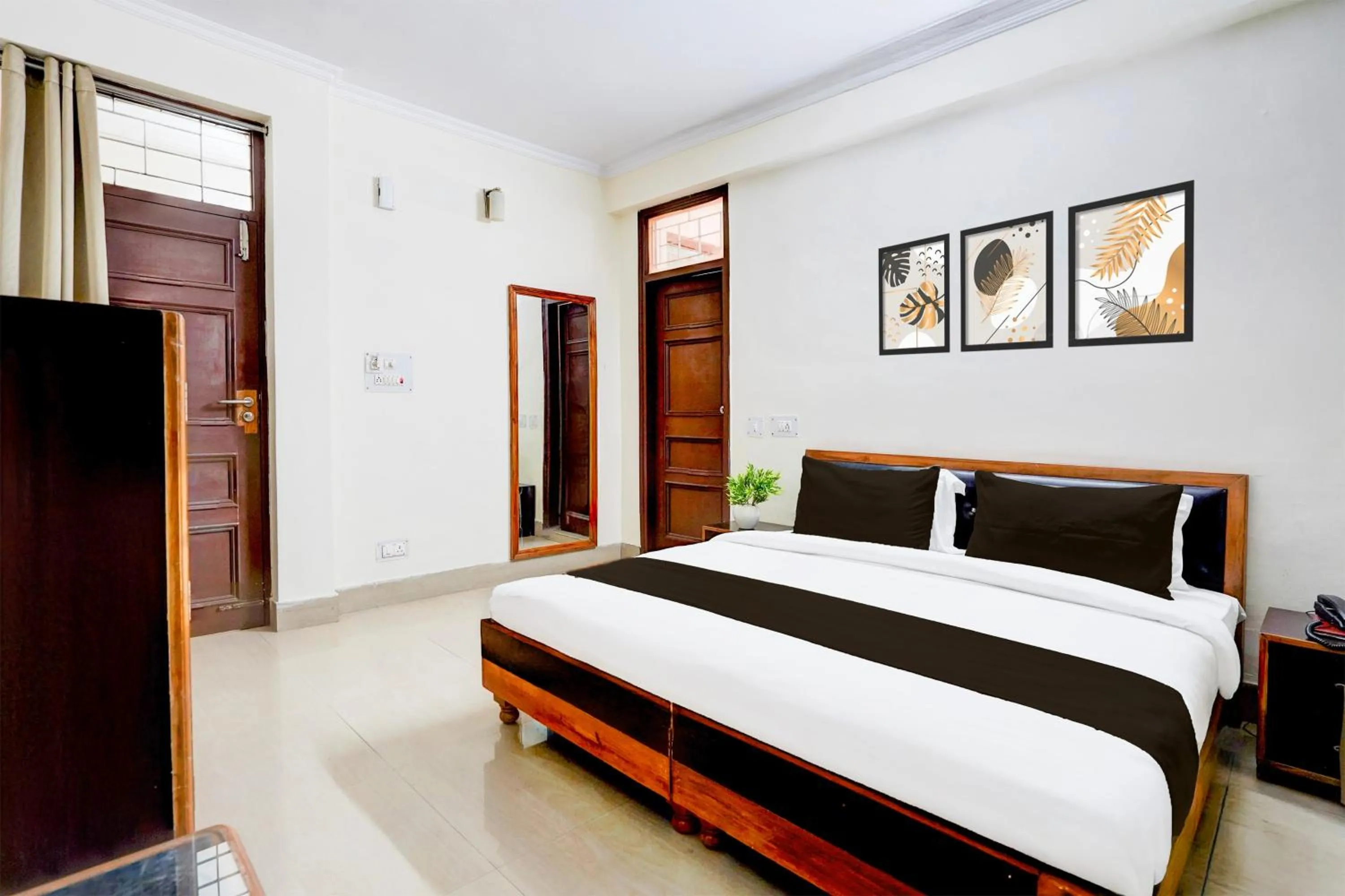 Bedroom, Bed in Super Townhouse Mall Road Near Library Chowk