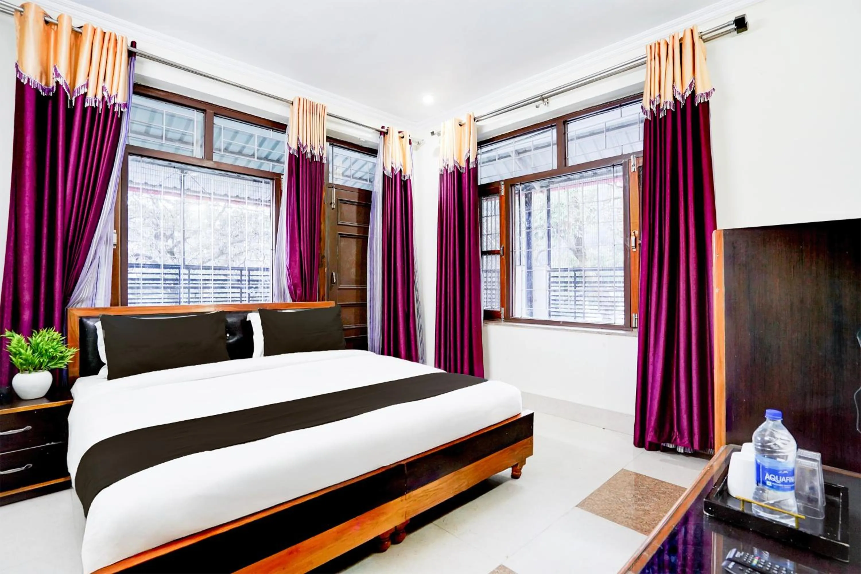 Bedroom, Bed in Super Townhouse Mall Road Near Library Chowk