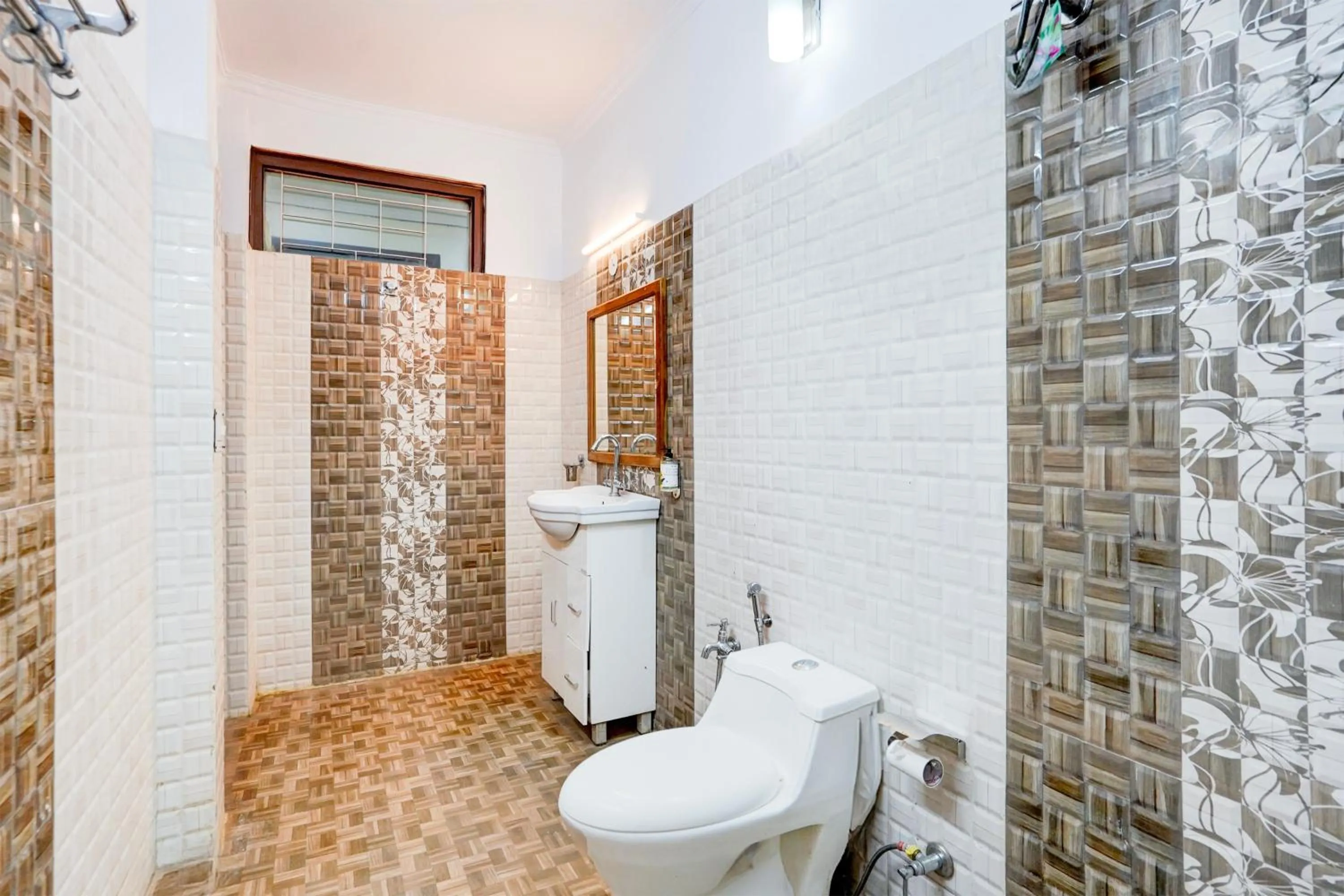 Bathroom in Super Townhouse Mall Road Near Library Chowk