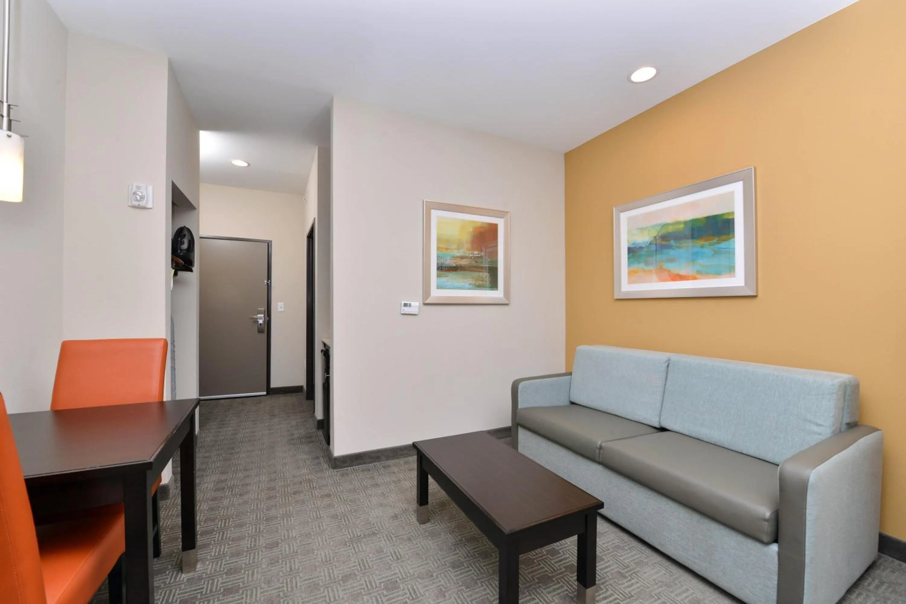 Photo of the whole room in Holiday Inn Express & Suites Austin South by IHG
