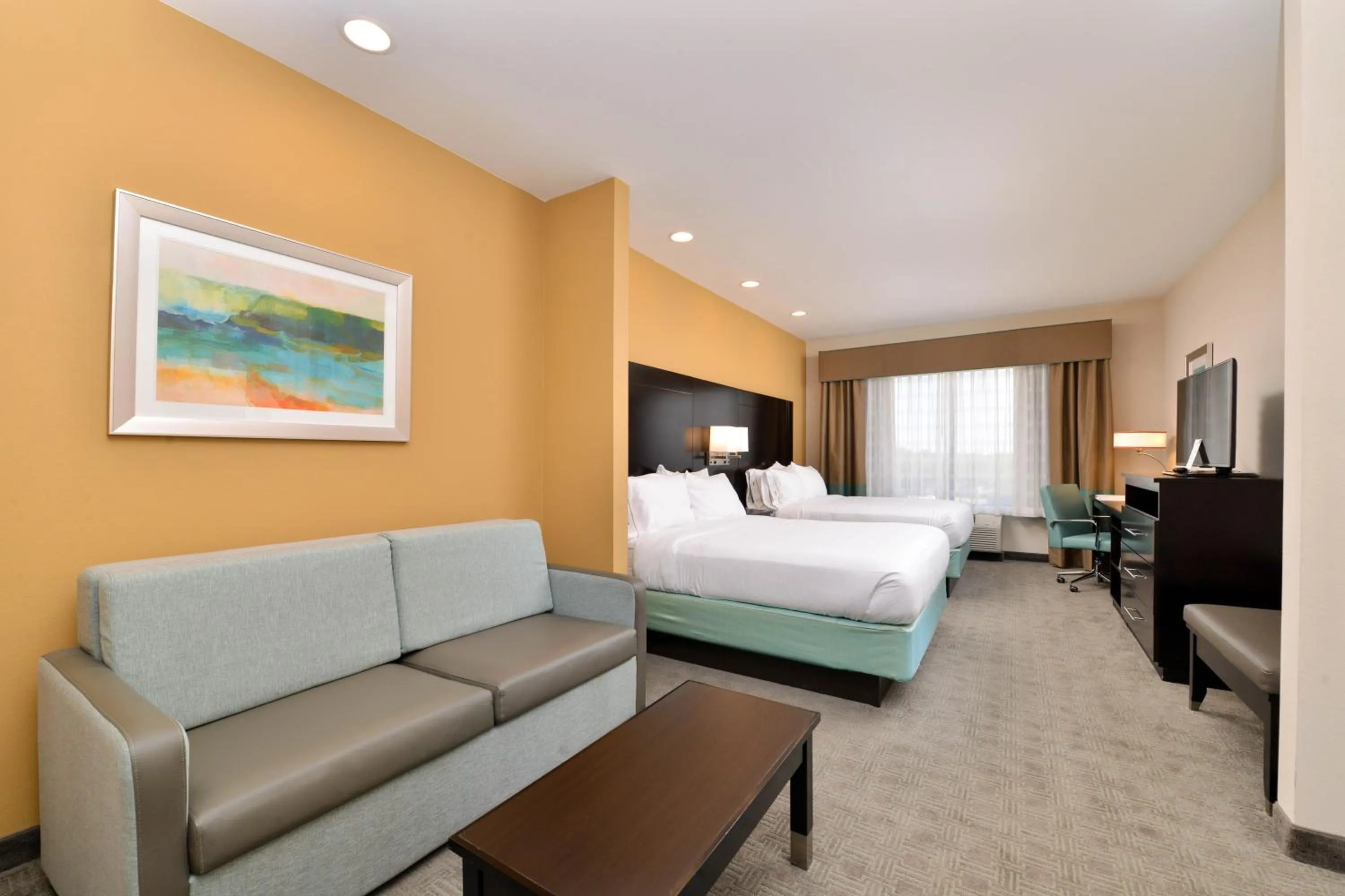 Photo of the whole room, Bed in Holiday Inn Express & Suites Austin South by IHG