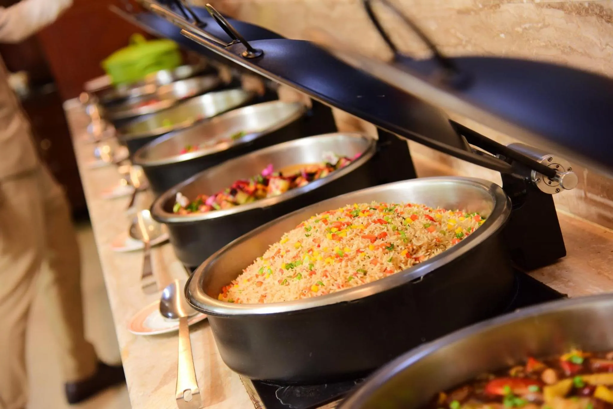 Restaurant/places to eat in Holiday Inn Jaipur City Centre by IHG