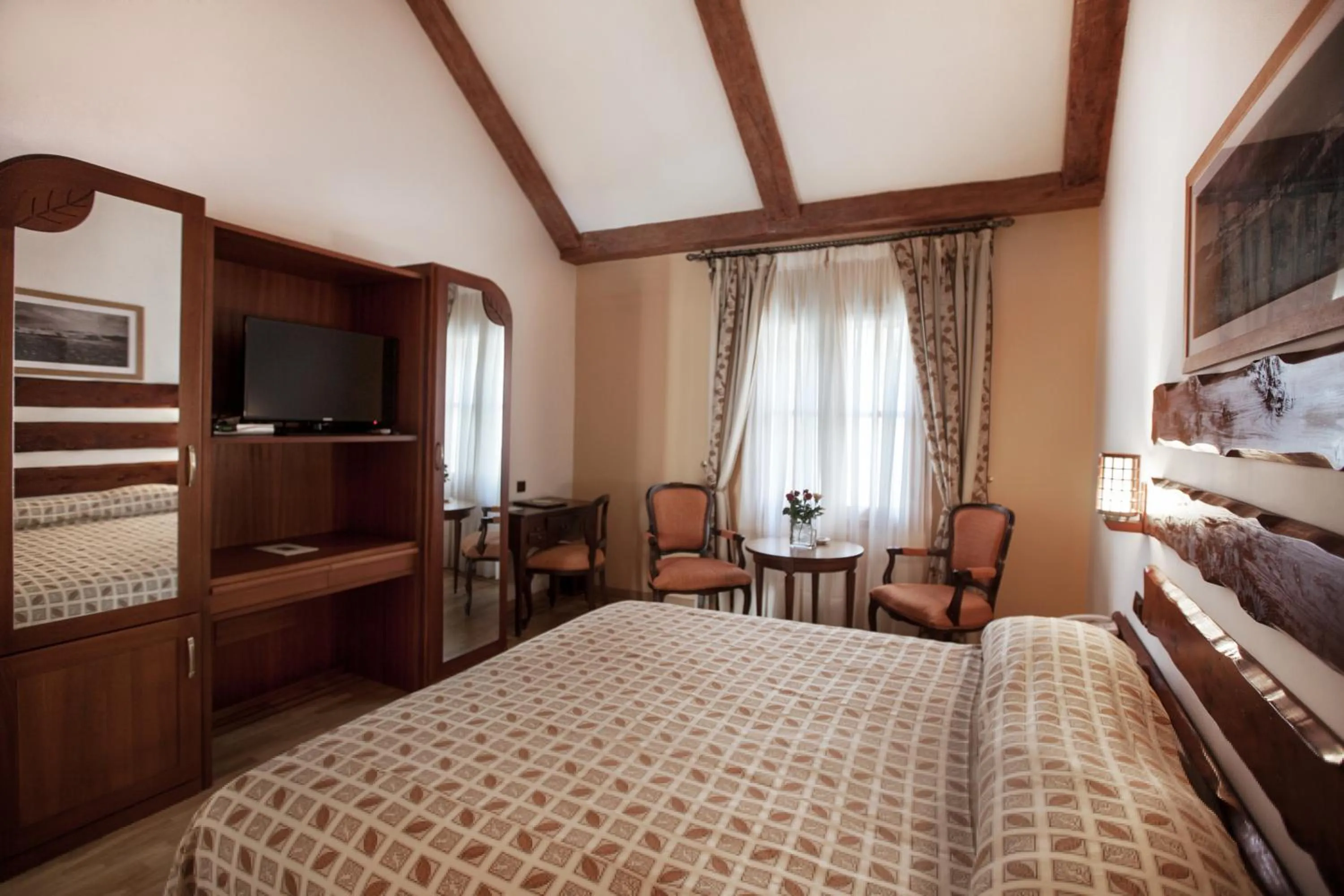 Bed in Grand Hotel Villa de France