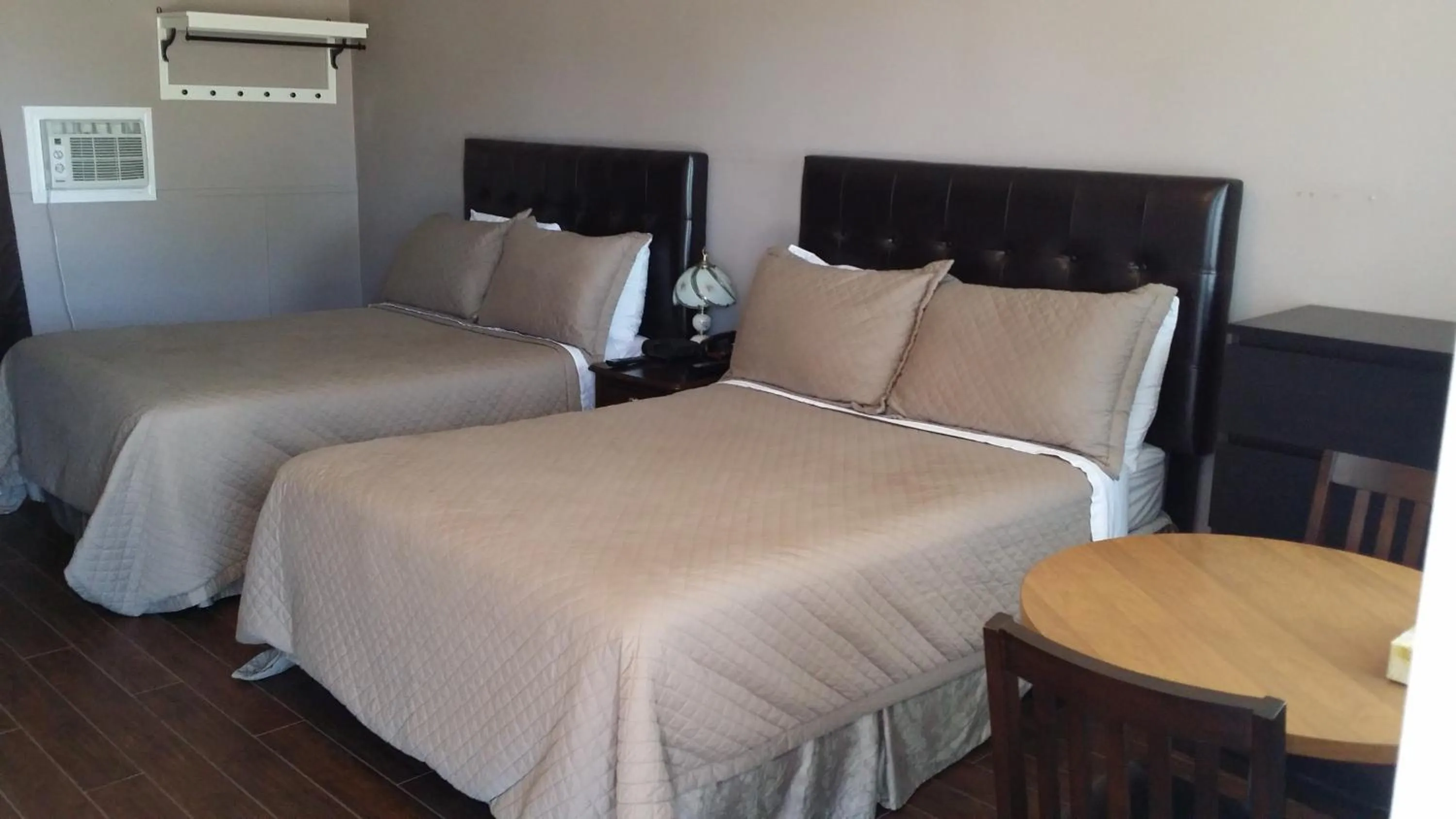 Bed in St. Paul Lodge