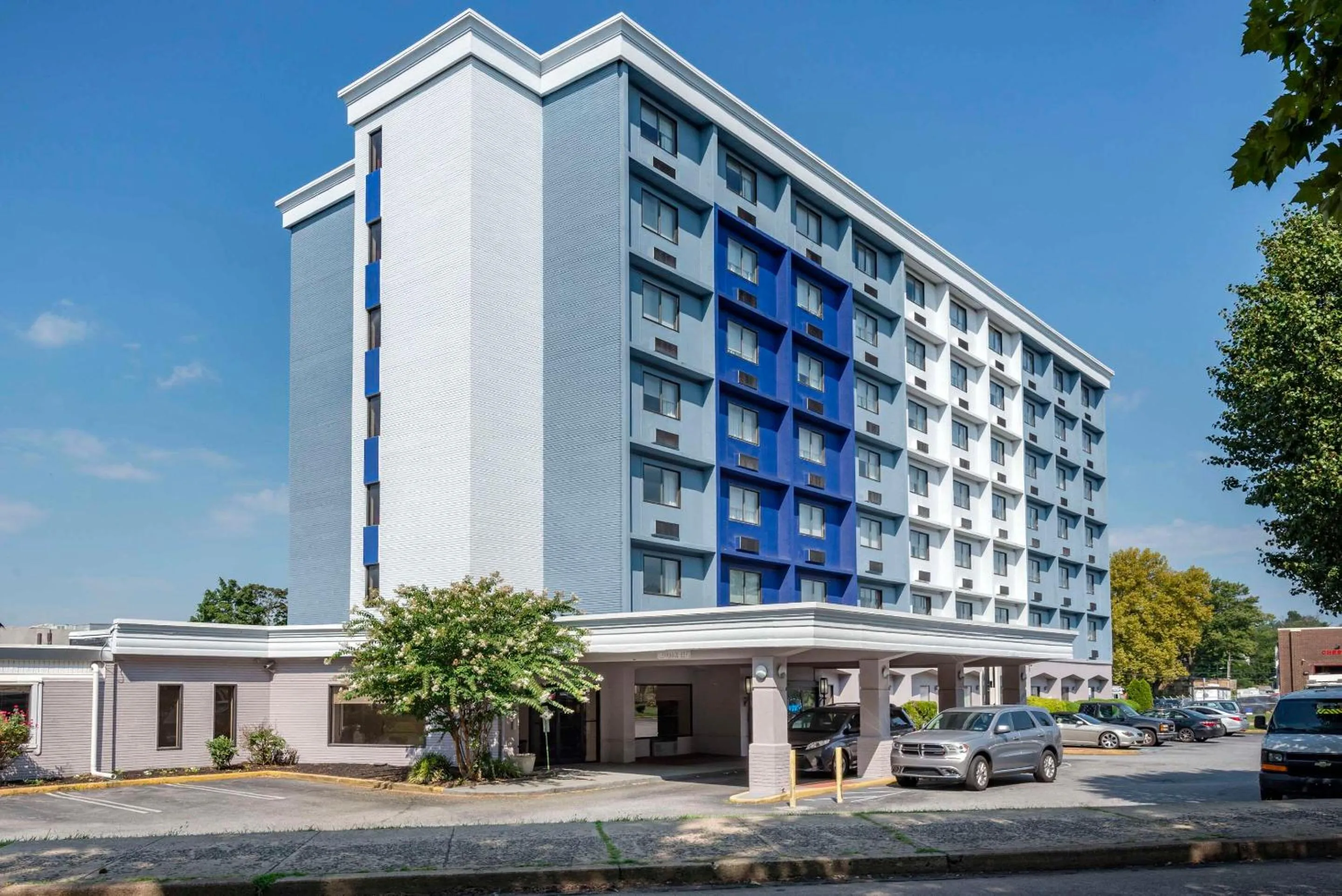 Property building in Comfort Inn Philadelphia International Airport West