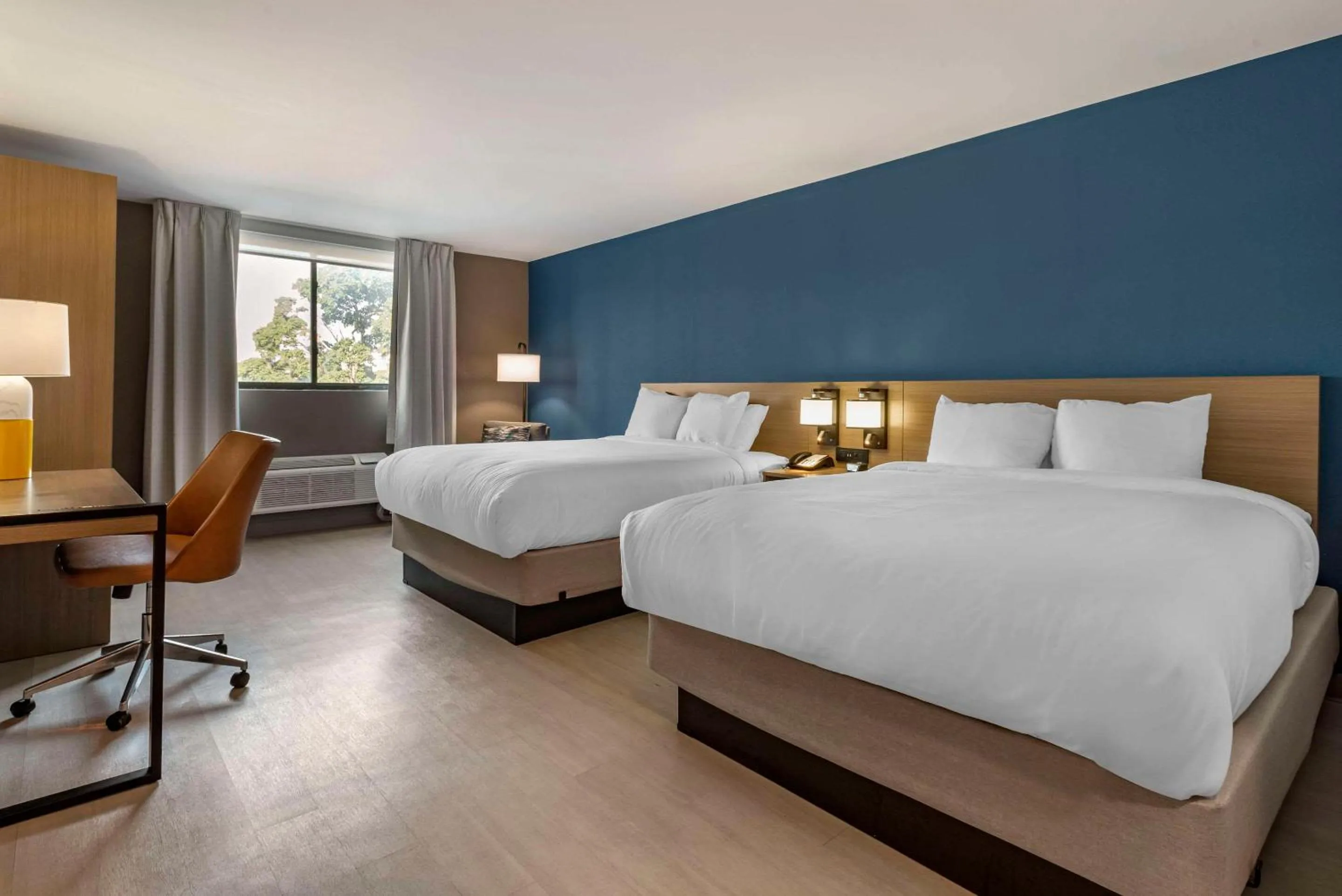 Bedroom, Bed in Comfort Inn Philadelphia International Airport West