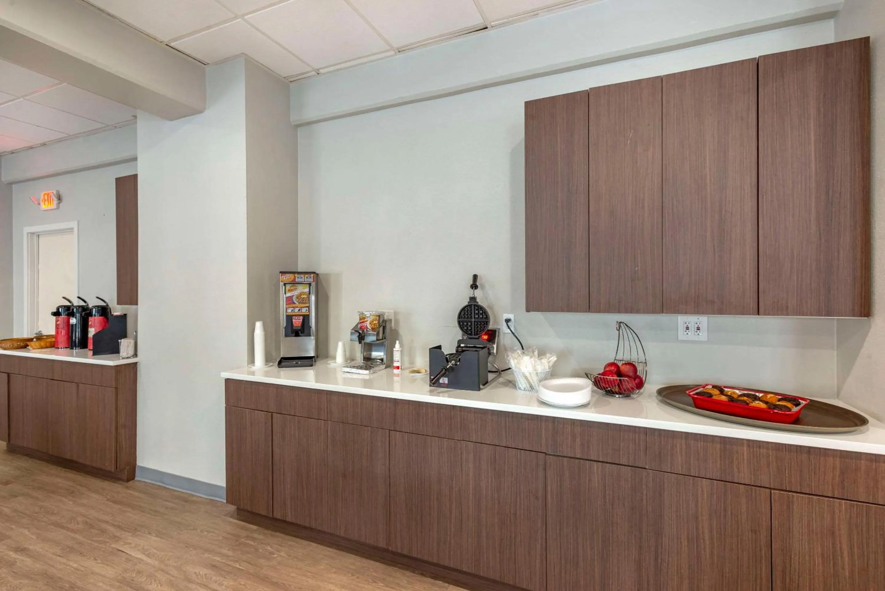 Breakfast in Comfort Inn Philadelphia International Airport West