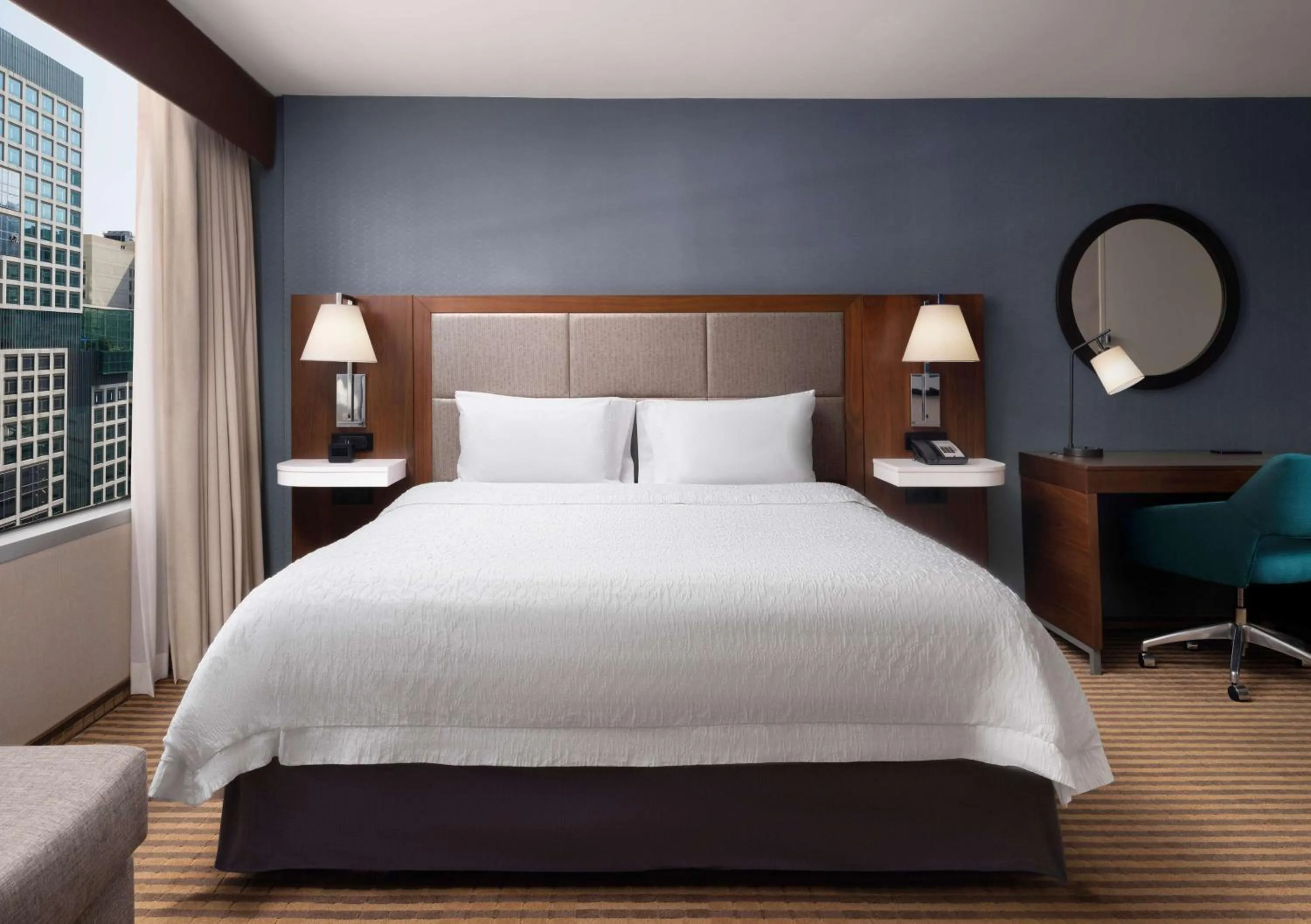 Bedroom, Bed in Hampton Inn Chicago Downtown/Magnificent Mile