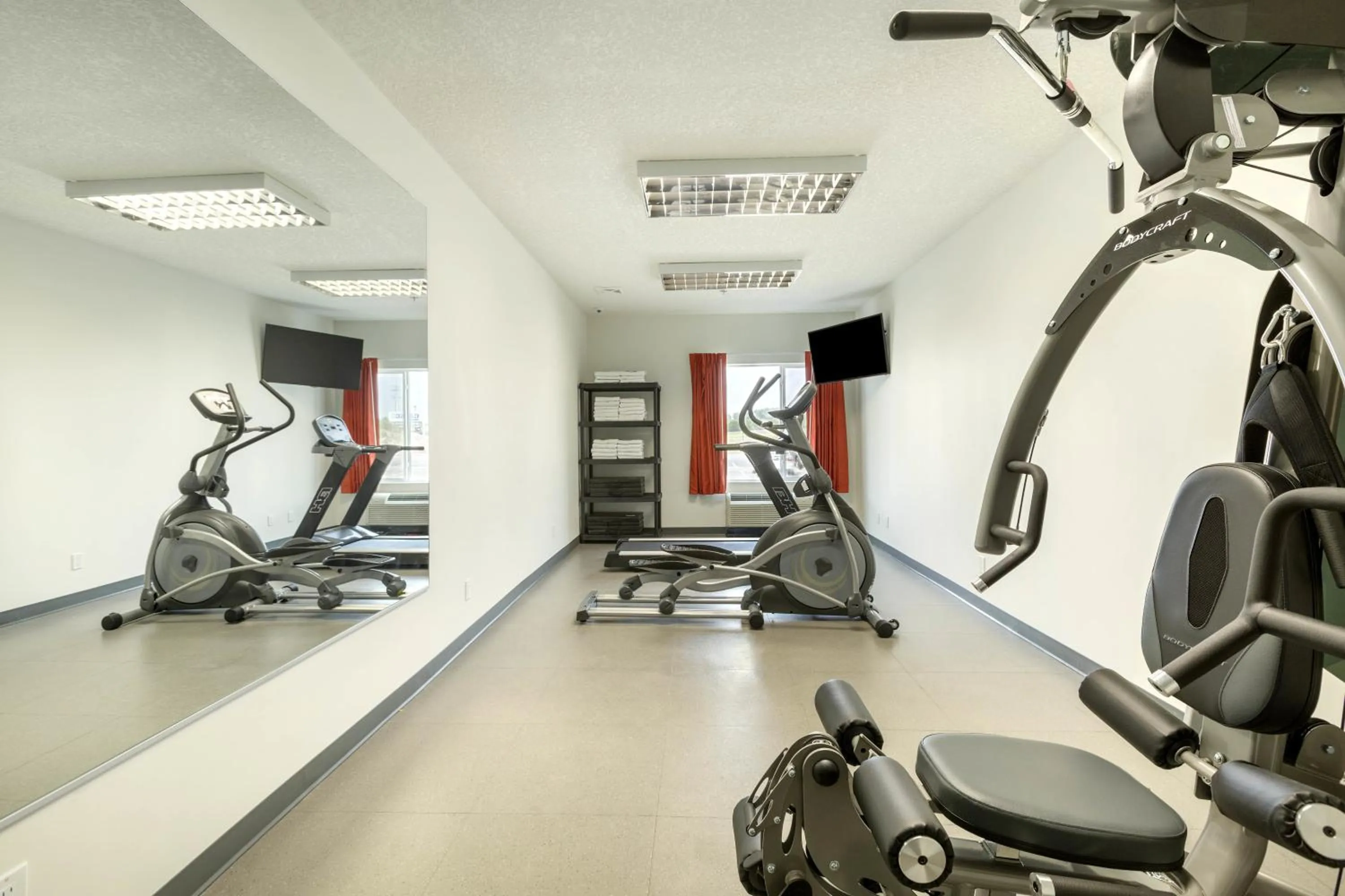 Fitness centre/facilities in Motel 6 Airdrie