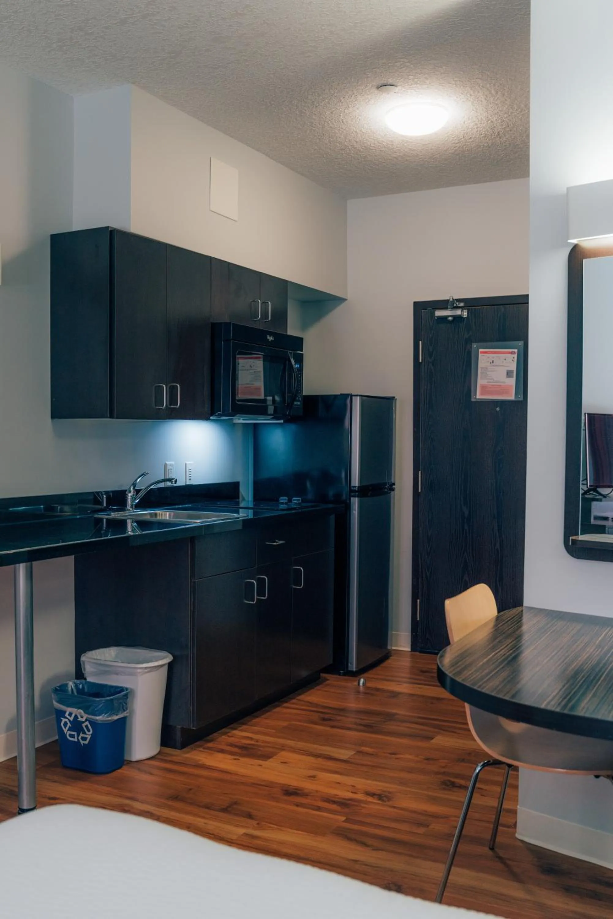 Kitchen or kitchenette in Motel 6 Airdrie