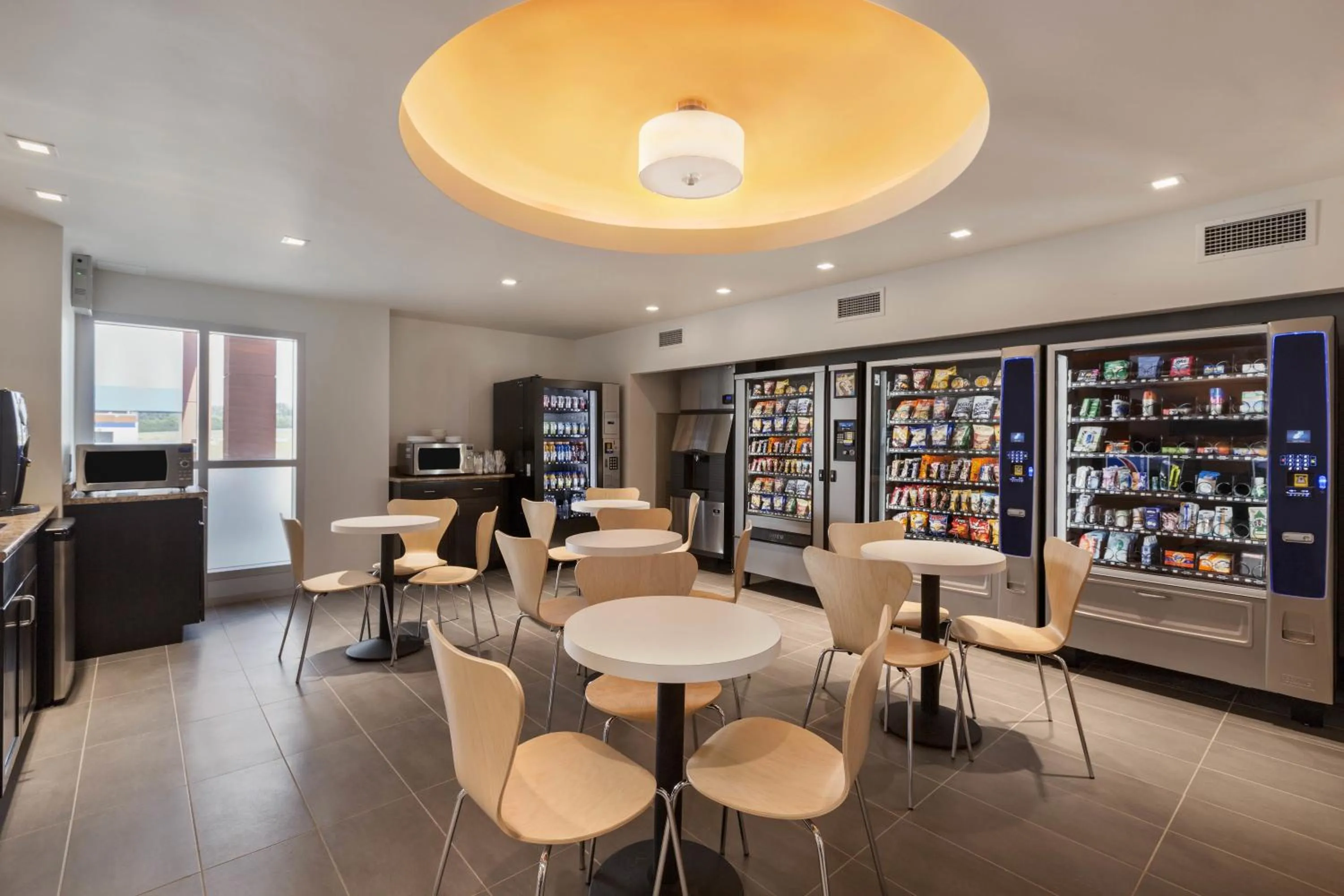 Restaurant/places to eat in Motel 6 Airdrie