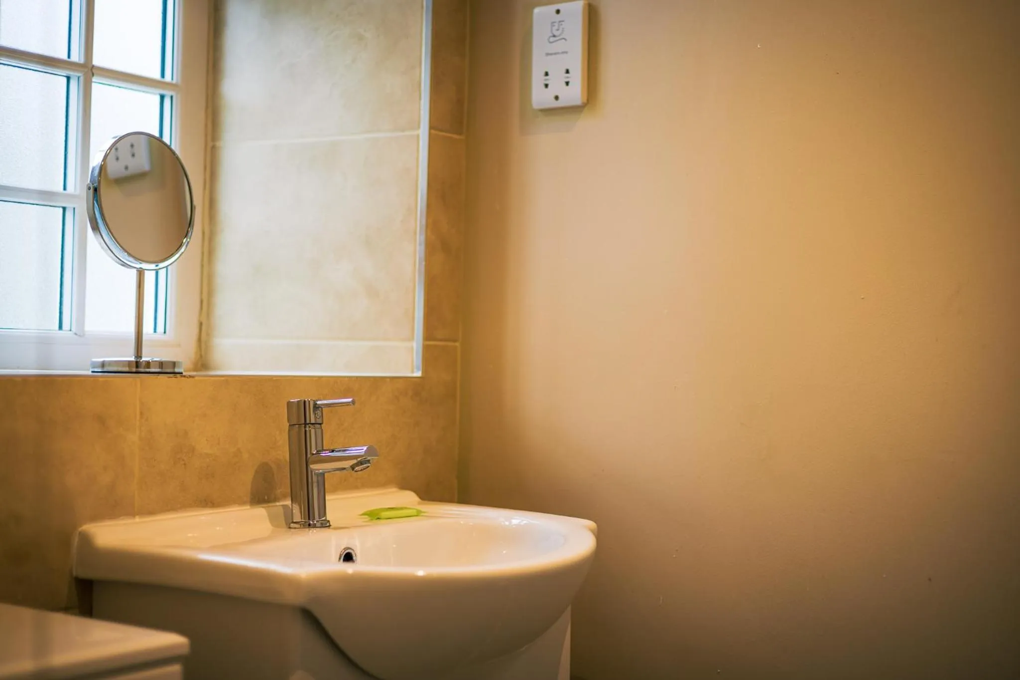 Three Horseshoes Inn