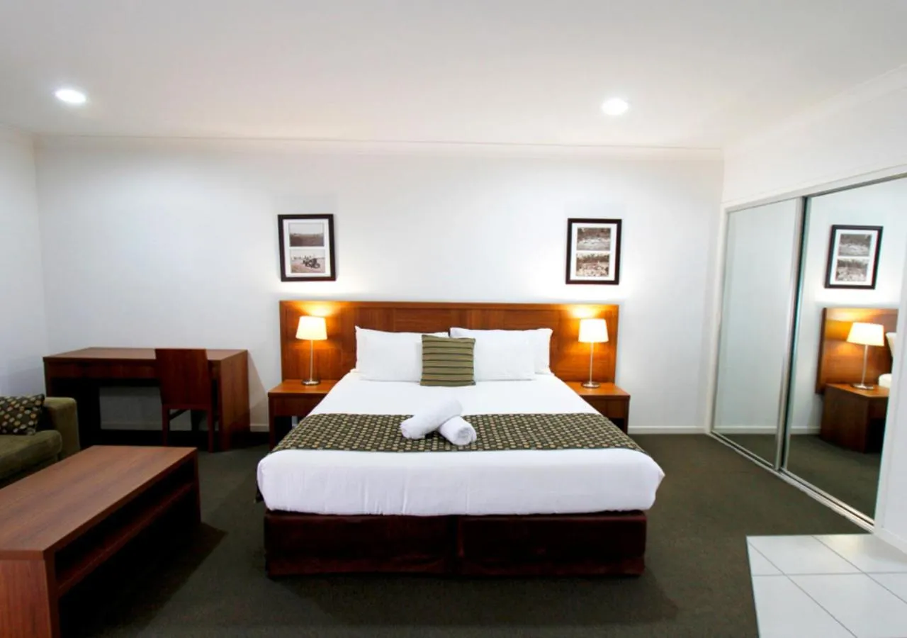 Bedroom, Bed in Chinchilla Downtown Motor Inn